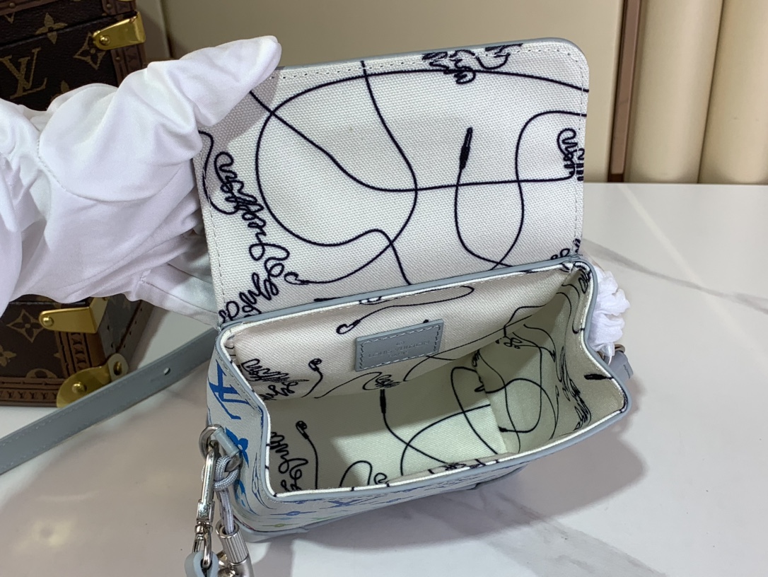 Louis Vuitton Monogram Eclipse 手袋/背包lv,包 8