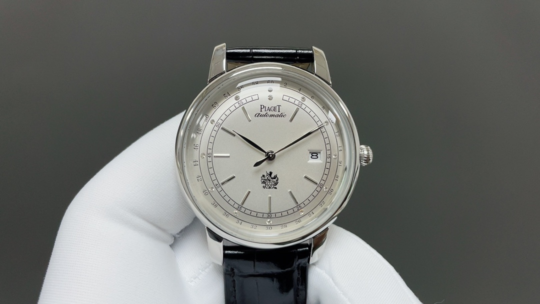 NO:392978,[TWFactory] Taiwan factory masterpiece, the highest version of the market [Pearl Altiplano series classic ultra-thin] engraved work upgraded version The watch is equipped with Japan. The watch is thinner, the frequency is 28 oscillating per hour, and the four angles of the case are improved. The dial color curve is more in line with the 12 scales, and the market's exclusive latest pot cover glass material, super strong 3D three-dimensional sense, ultra-thin craftsmanship, 42mm diameter, the overall closer to the counter and Italian cowhide to make the wrist fit and comfortable!  The inheritance series of Vacheron Constantin produced by TW factory integrates the most unique DNA of the Earl's classic style. It is a symbol of Vacheron Constantin's ultimate elegance, which fully reflects the purest tradition of the high-end watchmaking industry!  Suitable for all kinds of business occasions, simple, refined and elegant TW fine reproduction, please enjoy it!  Welcome to reprint!  ,vacheron,piaget,cowhide19860909【TWFactory】台湾厂力作 市场最高版本【伯爵Altiplano系列经典超薄】刻之作升级版该表搭载由日本.让表更显纤薄,频率为每小时振动28,次对表壳的四个角弧度进行改善,表盘颜色弧度更契合,12个刻度打磨更细腻,市场独家最新锅盖玻璃材质,超强的3D立体感,超薄工艺,直径42mm,整体更贴近专柜搭配意大利牛皮让手腕更贴合舒适！TW工厂出品的江诗.丹顿的传承系列融汇了伯爵经典款式最独特的DNA,是江诗丹顿极致优雅的象征充分体现了高级制表业最纯粹的传统！适合各种商务场合,简敛精致不失优雅TW精品复刻,敬请品鉴！欢迎转载！,,vacheron,piaget,cowhide,Watch