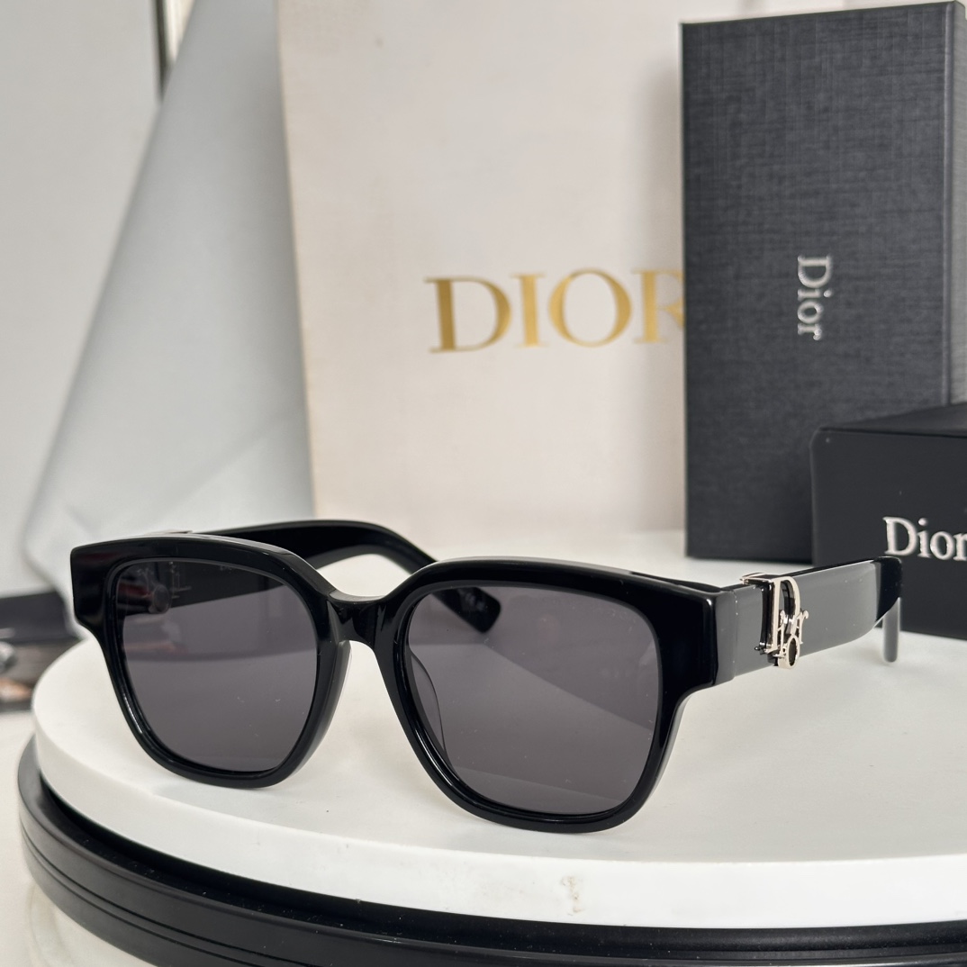  ‼️DIOR
MODEL：DiorOblique S1F
SIZE：53口19-145