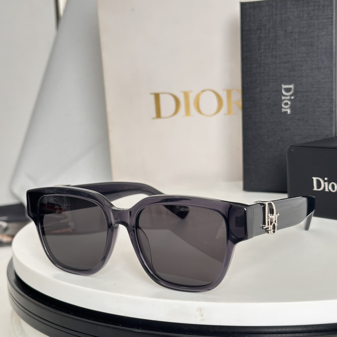  ‼️DIOR
MODEL：DiorOblique S1F
SIZE：53口19-145