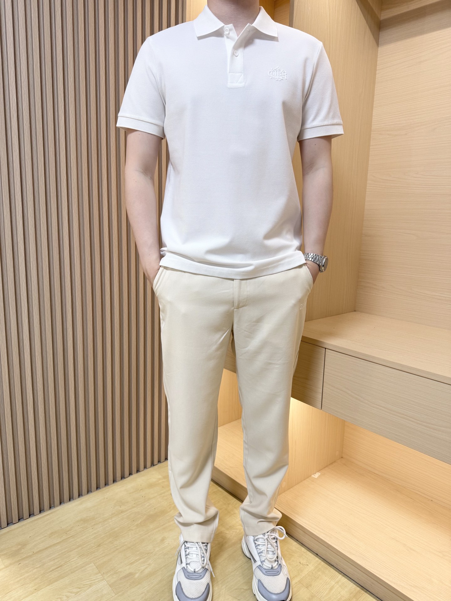 NO:151258,Cavalli-2025 latest hot polo is shipped, hot-selling items in Europe and the United States!  Selected Italian imported fine cotton design, the exquisite brand logo on the chest is elegant and fashionable, and the upper body effect needs no more. The number is 48-56 (model 180/140 wears 50, with Hong Kong Lane Crawford gift box packaging),,alexander wang19860909卡瓦利-2025最新爆款polo出货 欧美热销单品！精选意大利进口精棉设计,胸前的精致的品牌标志雅致不失时尚 上身效果不用多说.码数48-56（模特180/140穿50,配香港连卡佛礼盒包装）,,alexander wang,Men's clothing