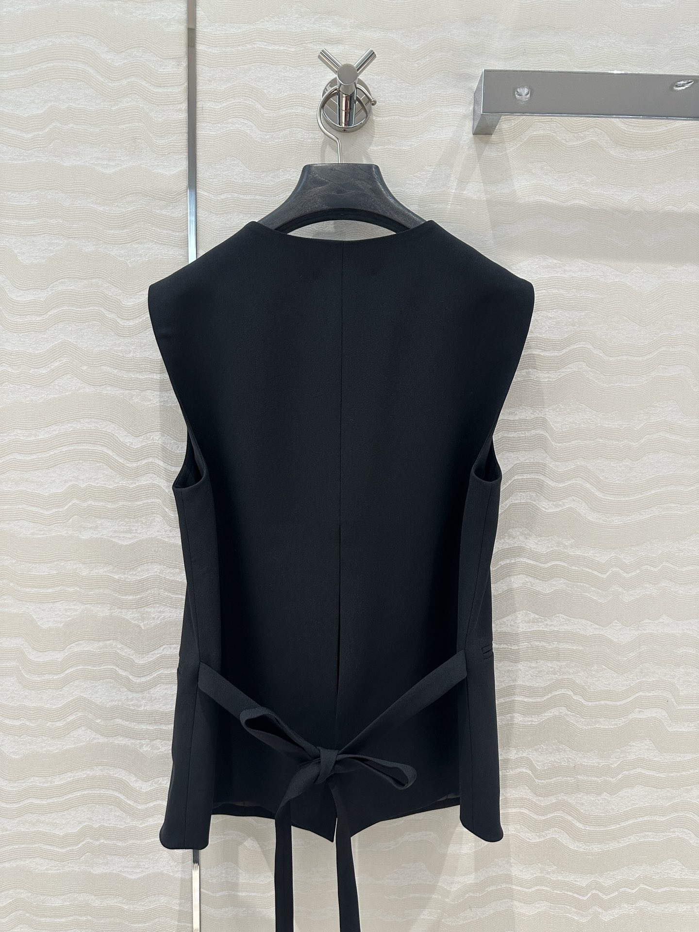 P920 One-Size-Fits-All Female Suit: Classic, Detailed Design with High Quality Fabric - 图片 8