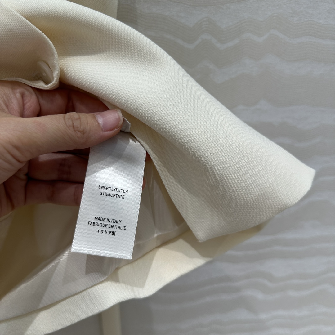 P920 One-Size-Fits-All Female Suit: High-Quality, Detailed Design with 3D Retrospect - 图片 7