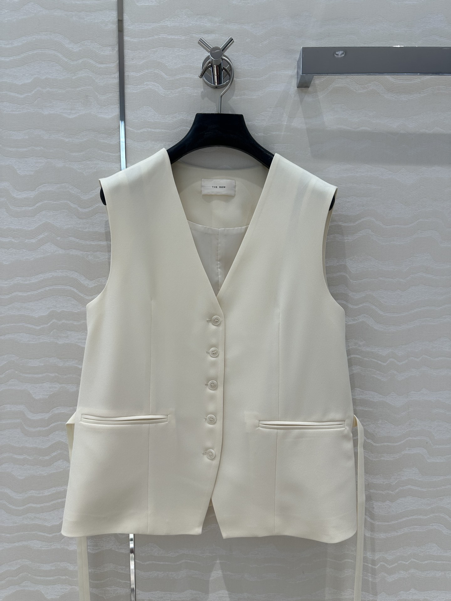 P920 One-Size-Fits-All Female Suit: High-Quality, Detailed Design with 3D Retrospect - 图片 2