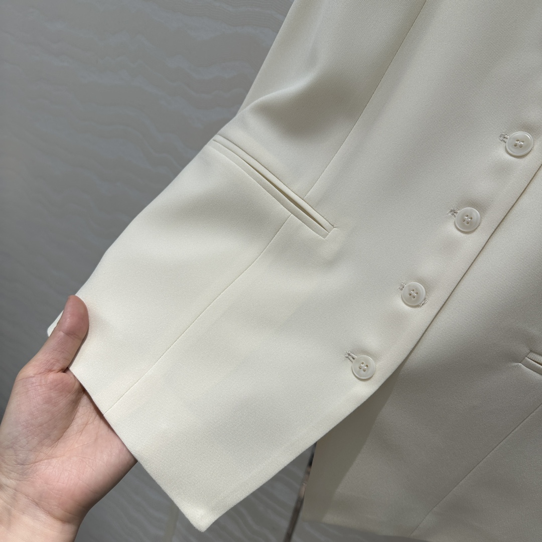 P920 One-Size-Fits-All Female Suit: High-Quality, Detailed Design with 3D Retrospect - 图片 6