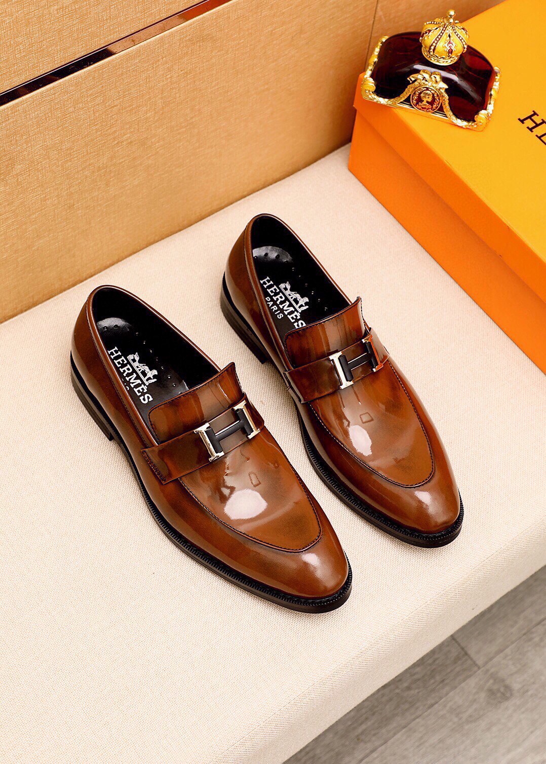Hermes Men's Leather Loafers with Metal Buckle - Classic Style, Size 38-44 1 Hermes Men's Leather Loafers with Metal Buckle - Classic Style, Size 38-44
