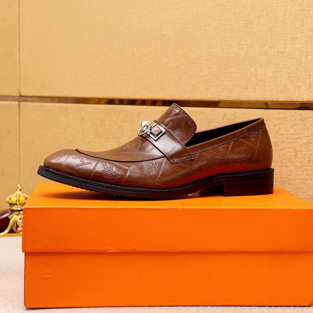 Hermes Men's Leather Loafers with Signature Buckle - Stylish & Comfortable 5 i1745801643 2315 3