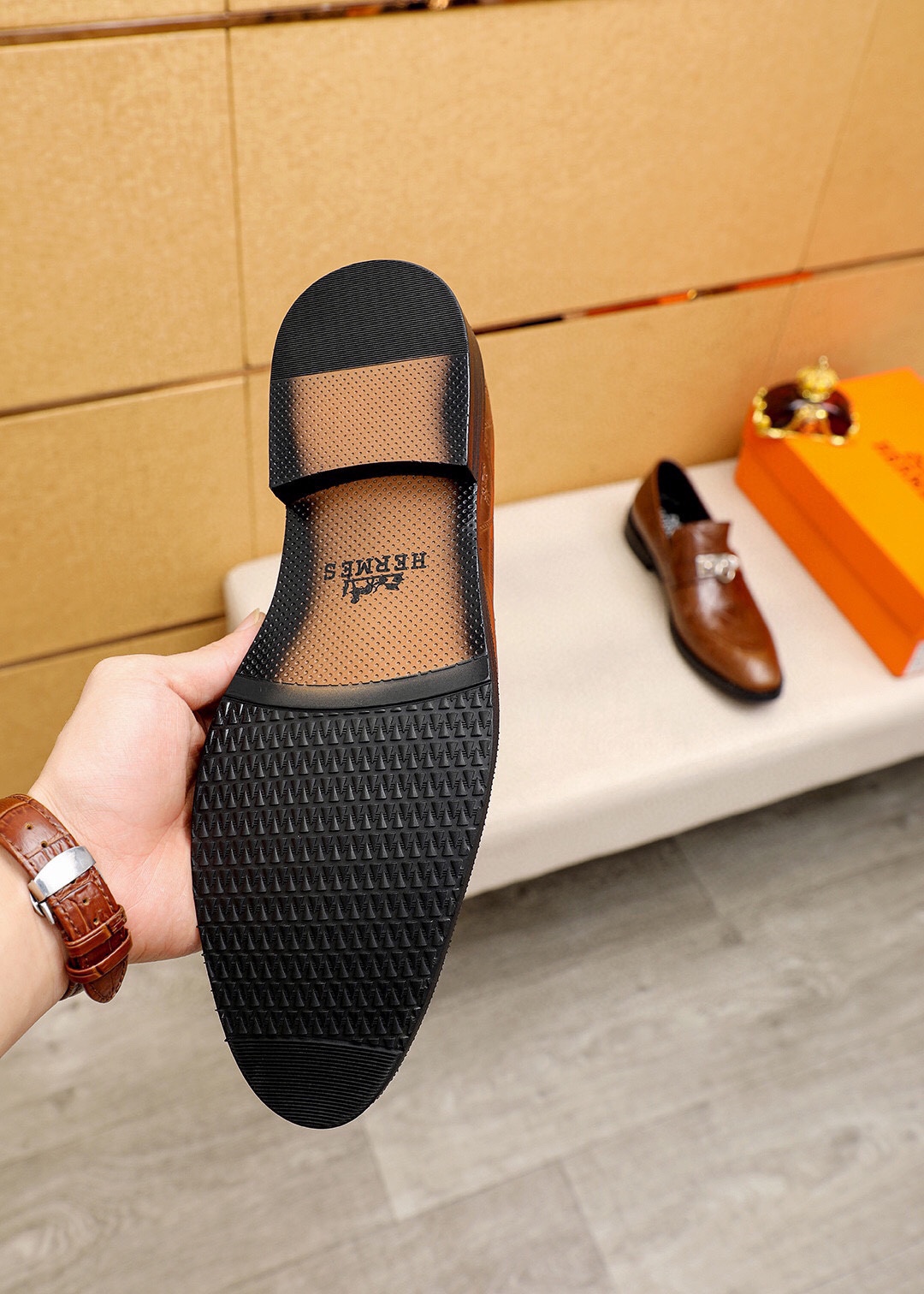 Hermes Men's Leather Loafers with Signature Buckle - Stylish & Comfortable 10 i1745801643 3005 8