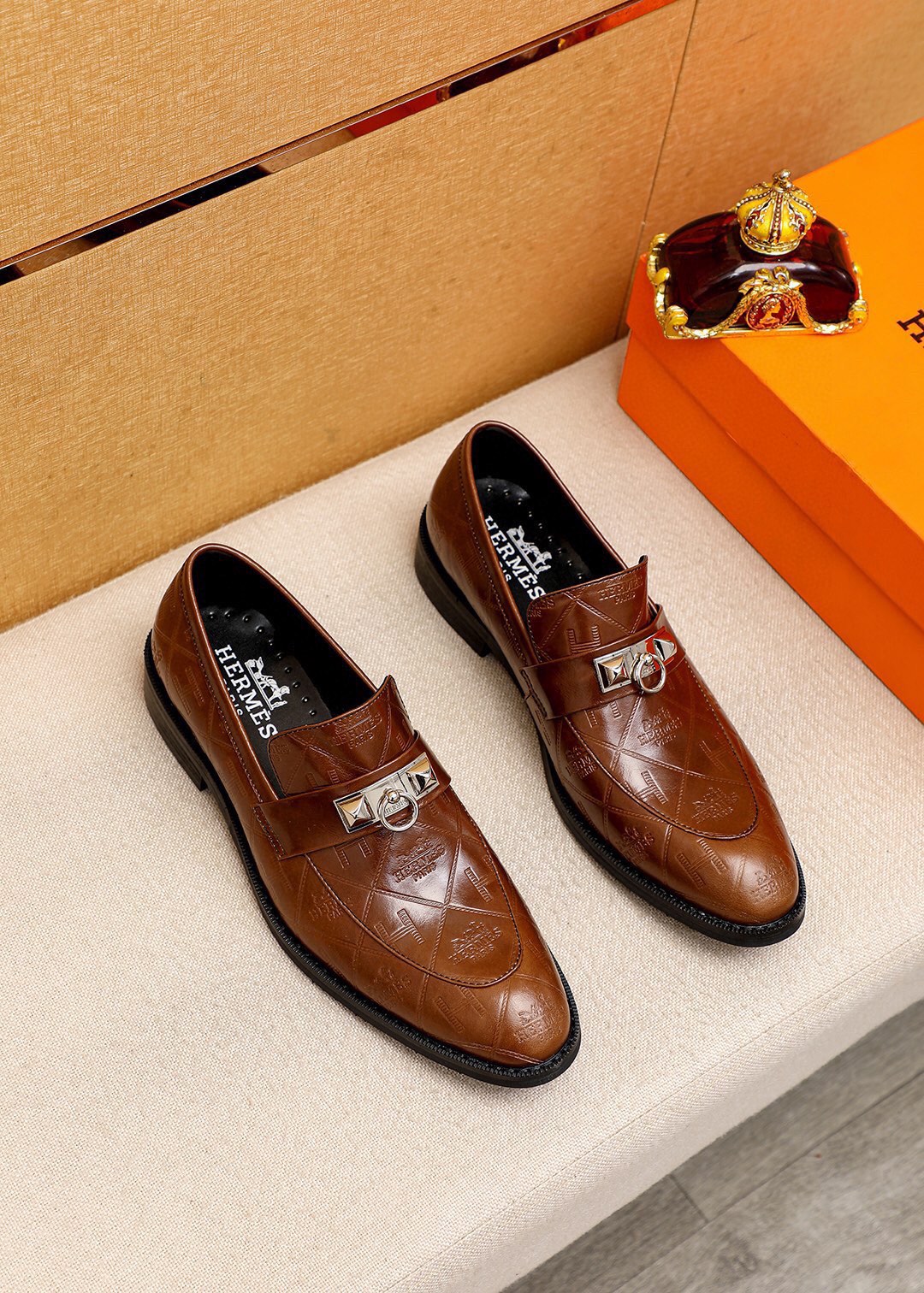 Hermes Men's Leather Loafers with Signature Buckle - Stylish & Comfortable 1 Hermes Men's Leather Loafers with Signature Buckle - Stylish & Comfortable