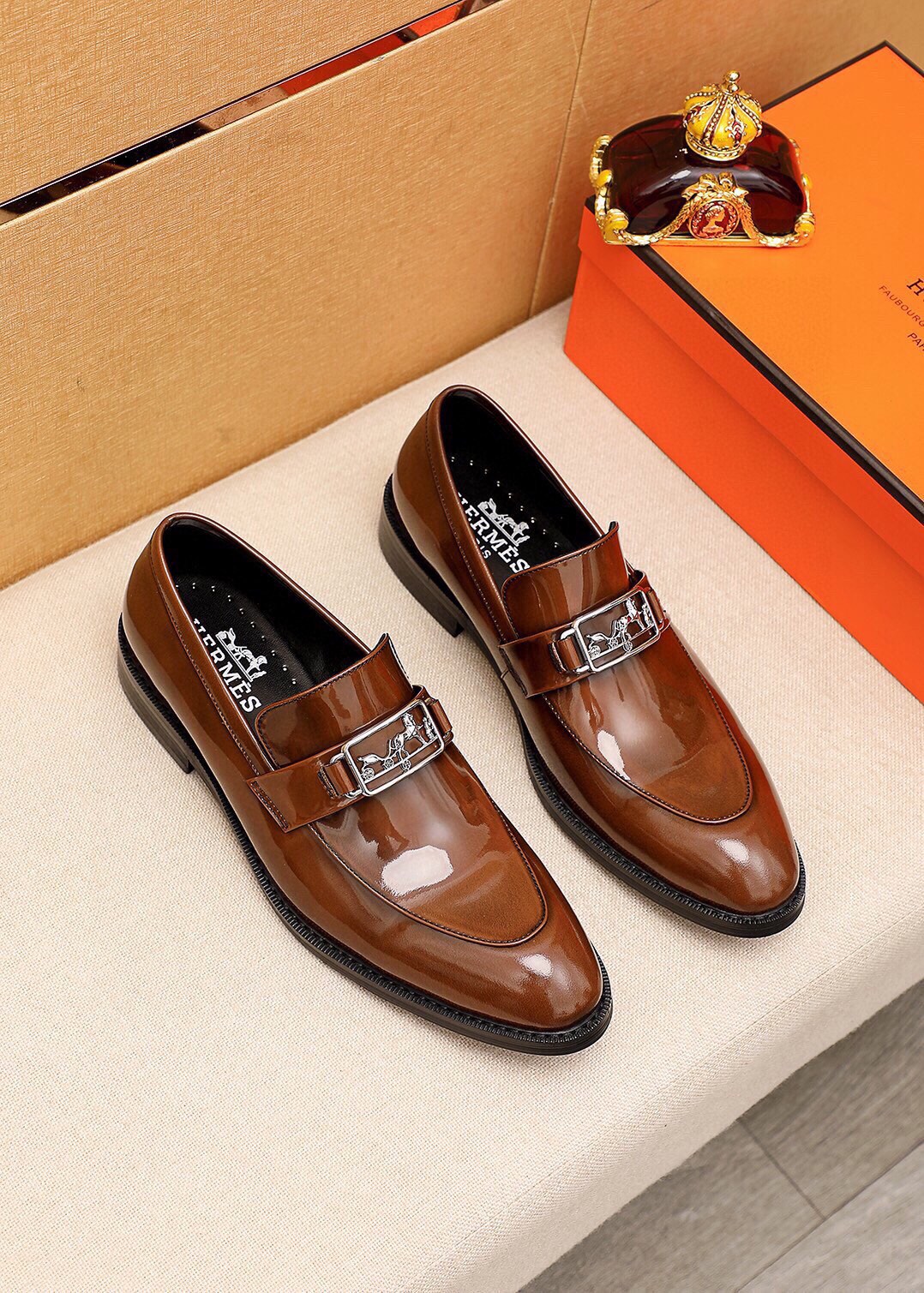 Hermes Men's Leather Loafers with Buckle Detail - Stylish and Comfortable 1 Hermes Men's Leather Loafers with Buckle Detail - Stylish and Comfortable