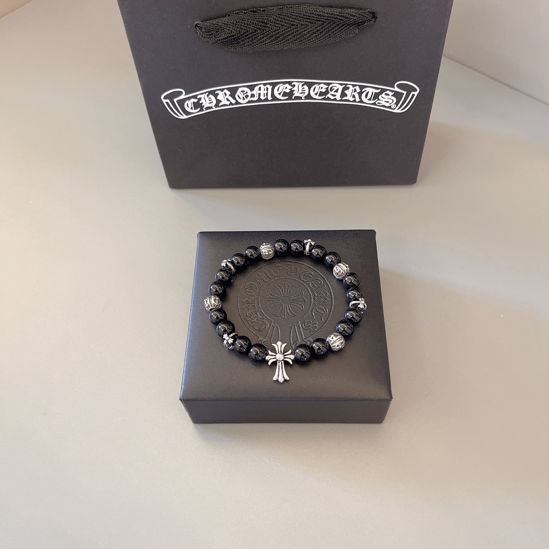 NO:533682,Pickel Croxin with plum red diamonds, new product released Jumei's latest bracelet grade is higher, same style as star, details are not on the market, this model is always available, Croxin's hot-selling model is very easy to match with trendy clothes, fine accessories, chrome hearts19860909批克罗心带梅红钻 新品发布巨美最新款手串档次更高明星同款 细节对版非市面亮面版型 这款一直在出 克罗心里面热卖款 非常好搭配潮流衣服,饰品精品,chrome hearts,Jewelry