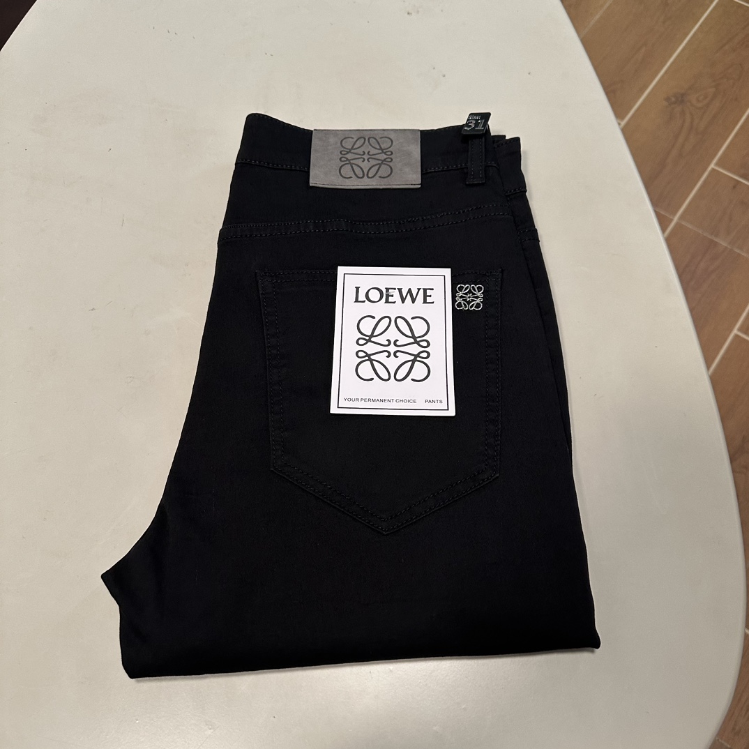 NO:160111,Luo Yiwei's new spring and summer 2025 new model is available in stock, original single hot jeans super customized model, original hardware, super heavy industry technology, excellent version, impeccable details!  The style is not picky, it is very high-end, and the good products are not waiting for everyone. If you like it, hurry up and start, size 29-42, loewe, jeans, alexander wang19860909罗意威 2025春夏新款现货上市,原单爆款牛仔裤超级定制款,原版五金,超级重工工艺,版型超赞细节做工无可挑剔！款式不挑人,特别高档,好货不等人,看中赶紧下手,尺码29-42,,loewe,jeans,alexander wang,Men's clothing