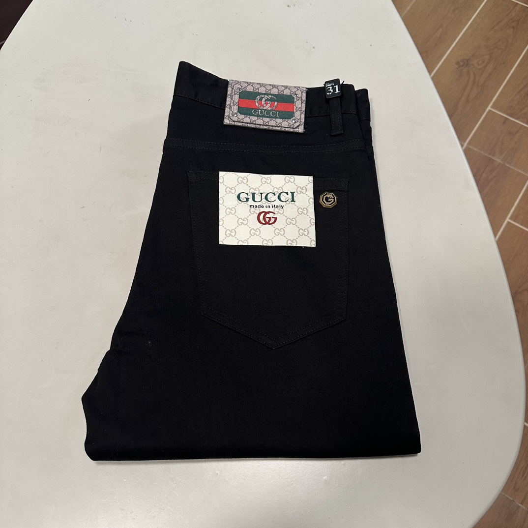 NO:160105,GU Gucci 2025 spring and summer new model is available in stock, original single hot jeans super customized model, original hardware, super heavy industry technology, excellent version, impeccable details!  The style is not picky, it is very high-end, and the good products are not waiting for everyone. Take a look at it and start quickly. Size 29-42, gucci, jeans, alexander wang19860909GU 古驰 2025春夏新款现货上市,原单爆款牛仔裤超级定制款,原版五金,超级重工工艺,版型超赞细节做工无可挑剔！款式不挑人,特别高档,好货不等人,看中赶紧下手,尺码29-42,,gucci,jeans,alexander wang,Men's clothing