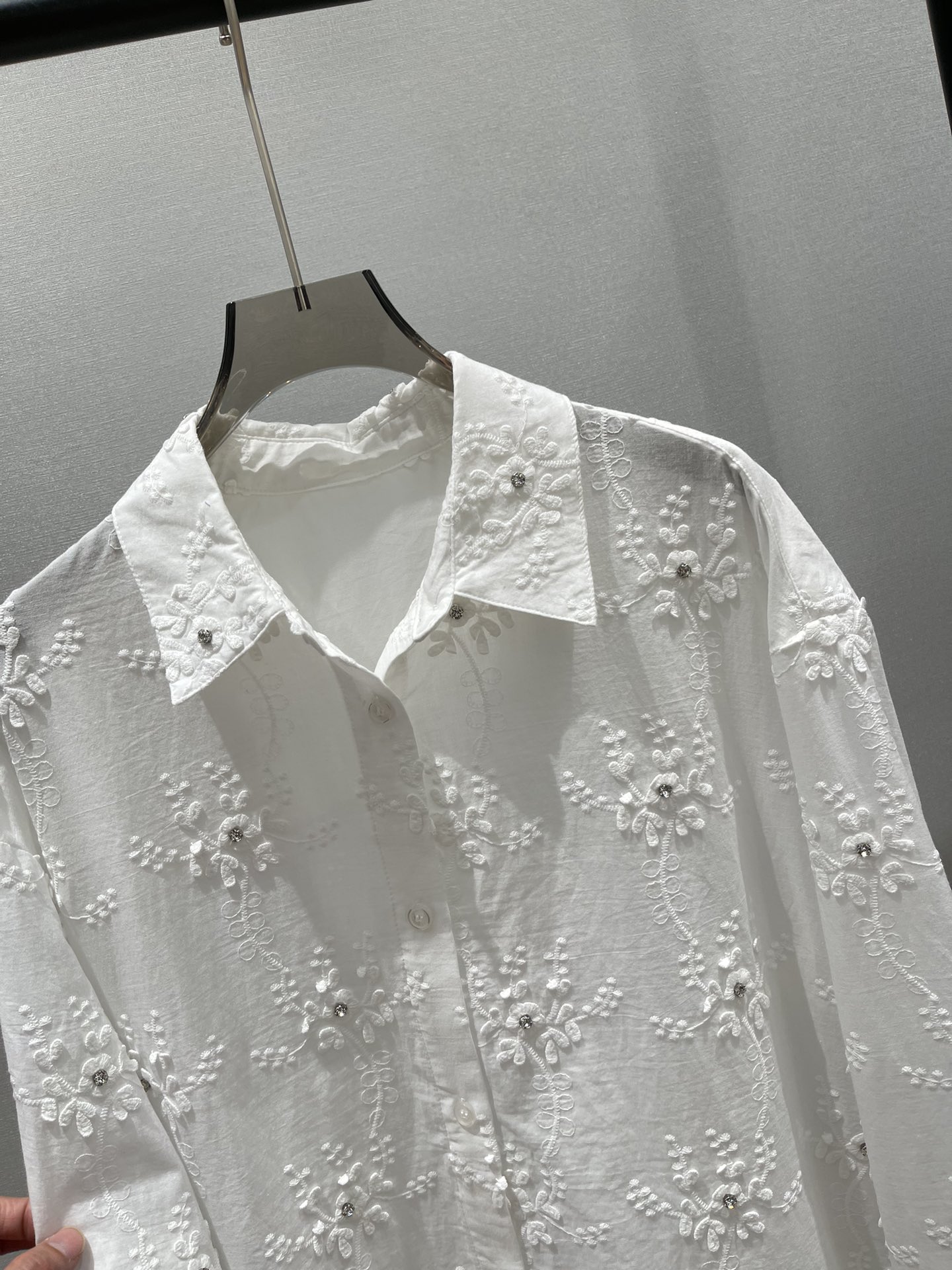 Floral Embroidered Blouse, Summer Ready, Relaxed Fit, Perfect for Vacation 6 i1745835234 1821 4