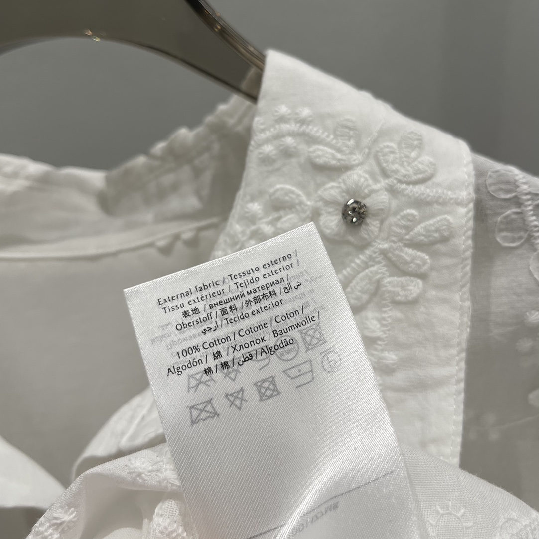 Floral Embroidered Blouse, Summer Ready, Relaxed Fit, Perfect for Vacation 7 i1745835234 1865 5