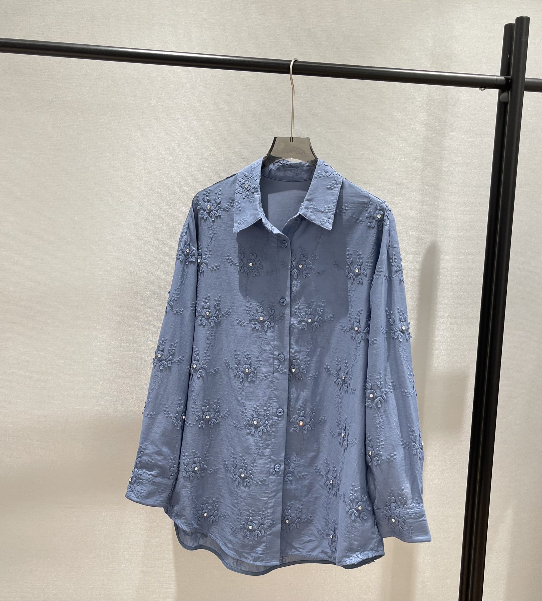 Floral Embroidered Blouse, Summer Ready, Relaxed Fit, Perfect for Vacation 4 i1745835234 7431 2