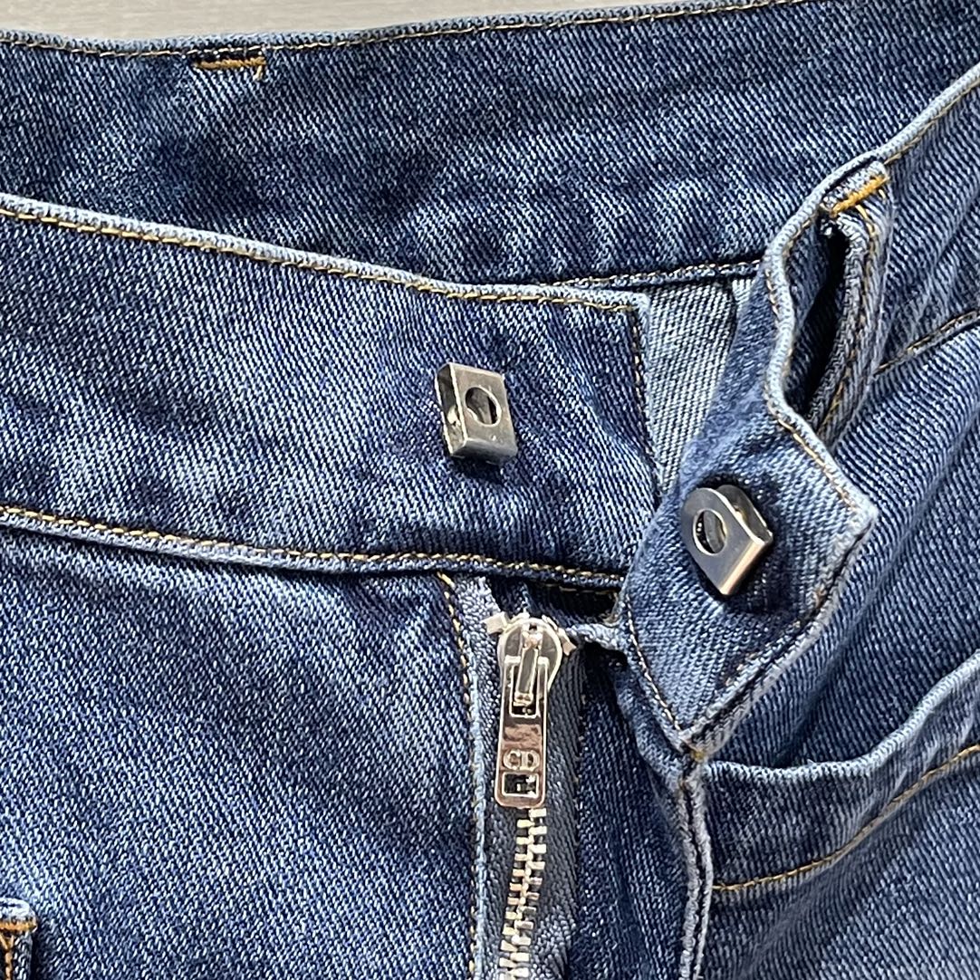 Vintage Wash Straight Leg Jeans with Double Pockets and Logo Detail 5 i1745840598 2043 3