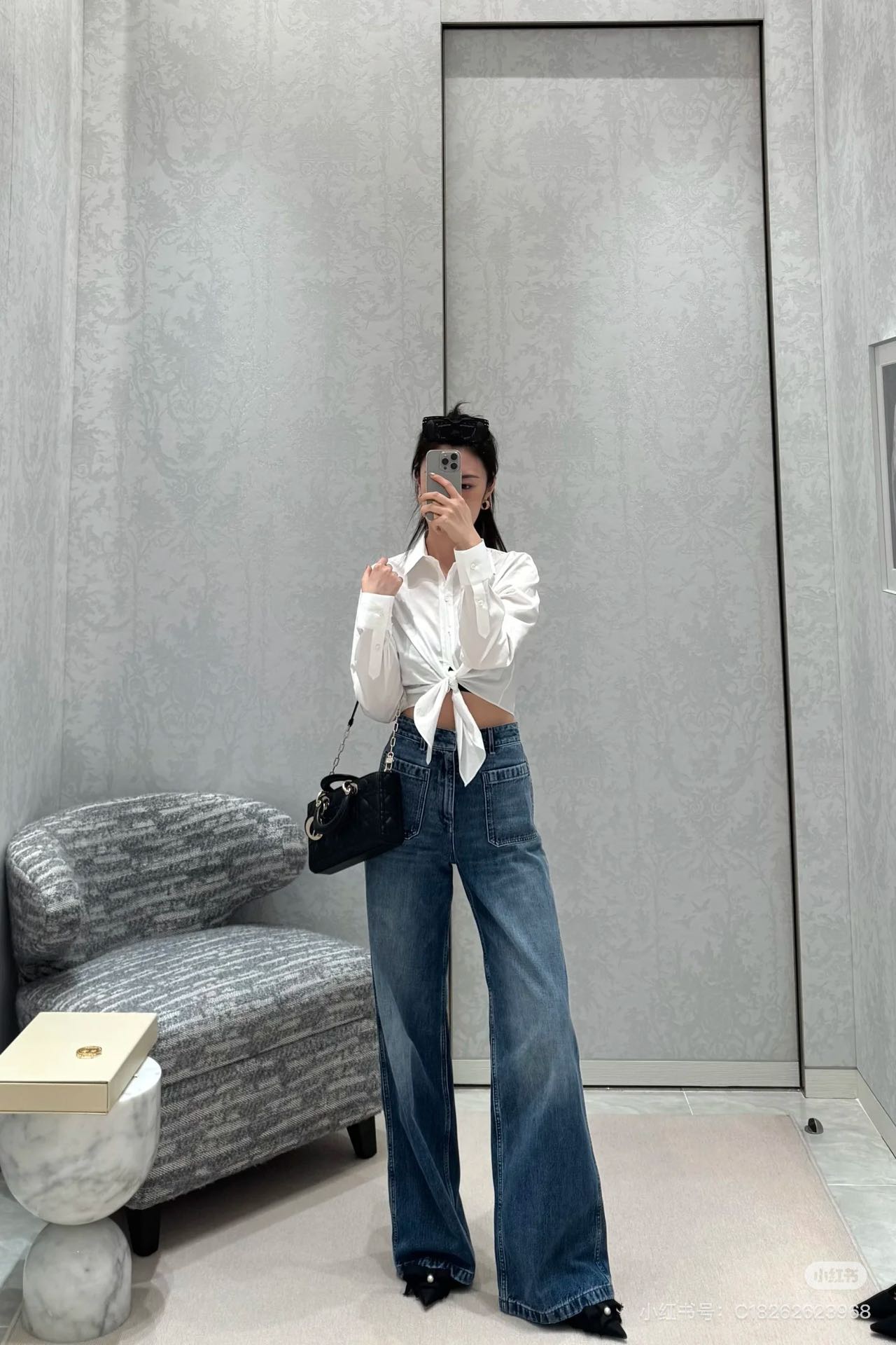 Vintage Wash Straight Leg Jeans with Double Pockets and Logo Detail 2 i1745840598 3524 0