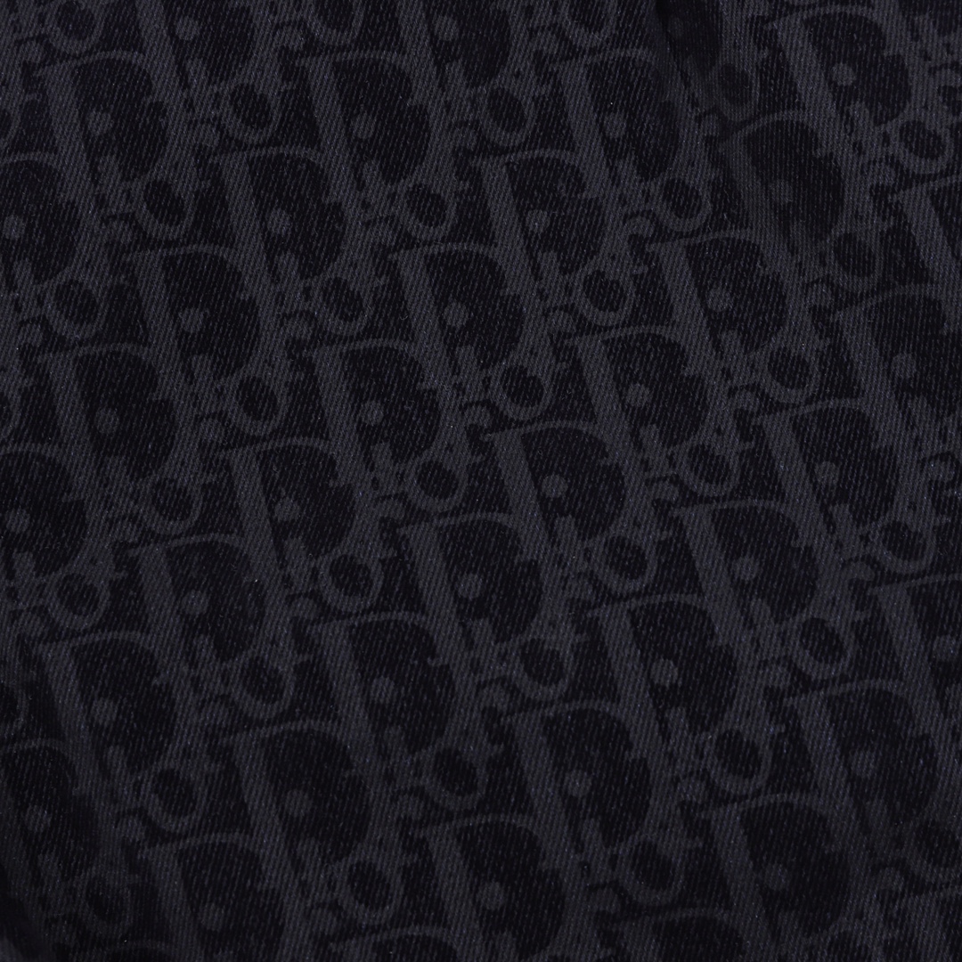 Dior Short Denim con Estampado Oblicuo y Detalle de Logotipo, Edición Limitada 7 i1745843935 2701 5