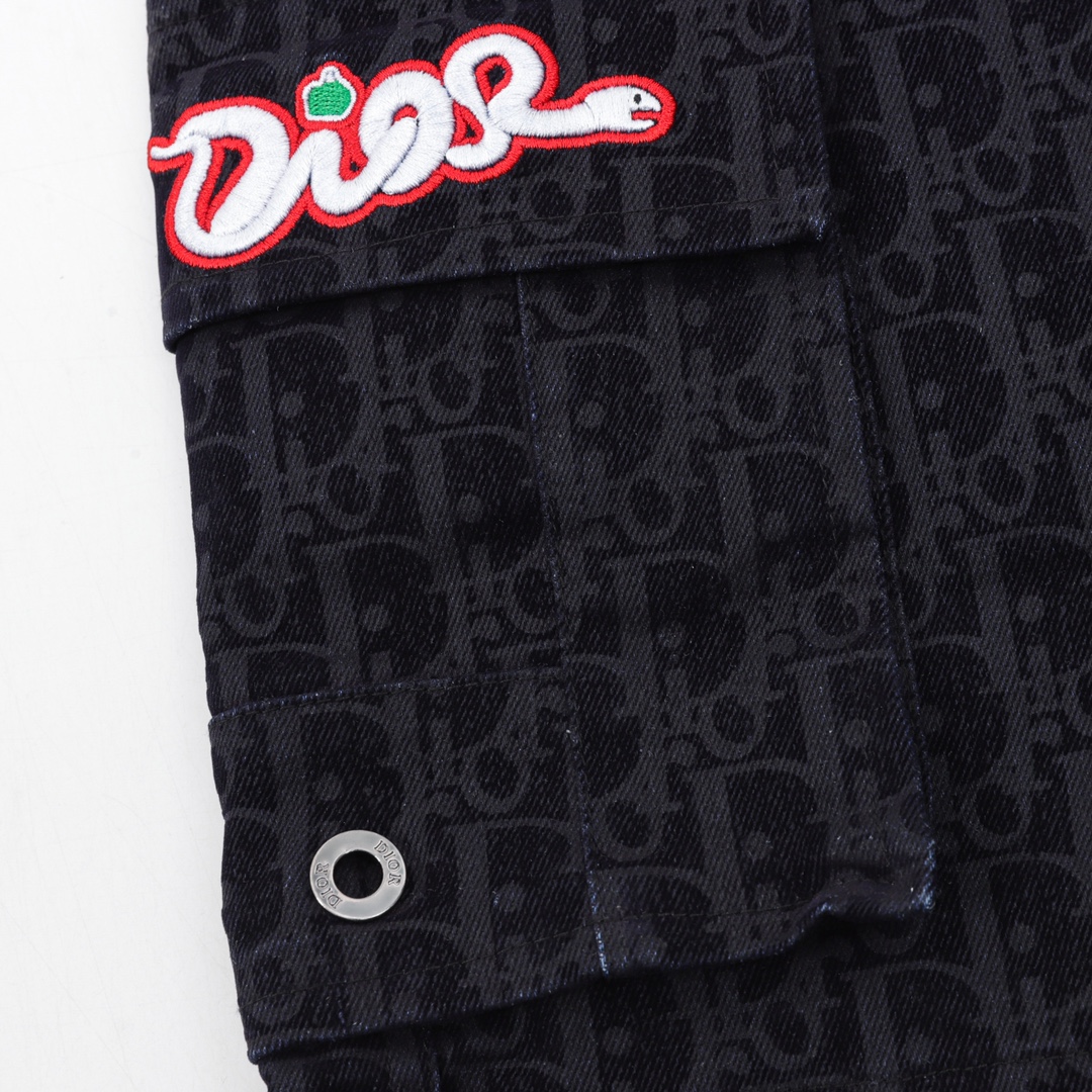 Dior Short Denim con Estampado Oblicuo y Detalle de Logotipo, Edición Limitada 6 i1745843935 9318 4