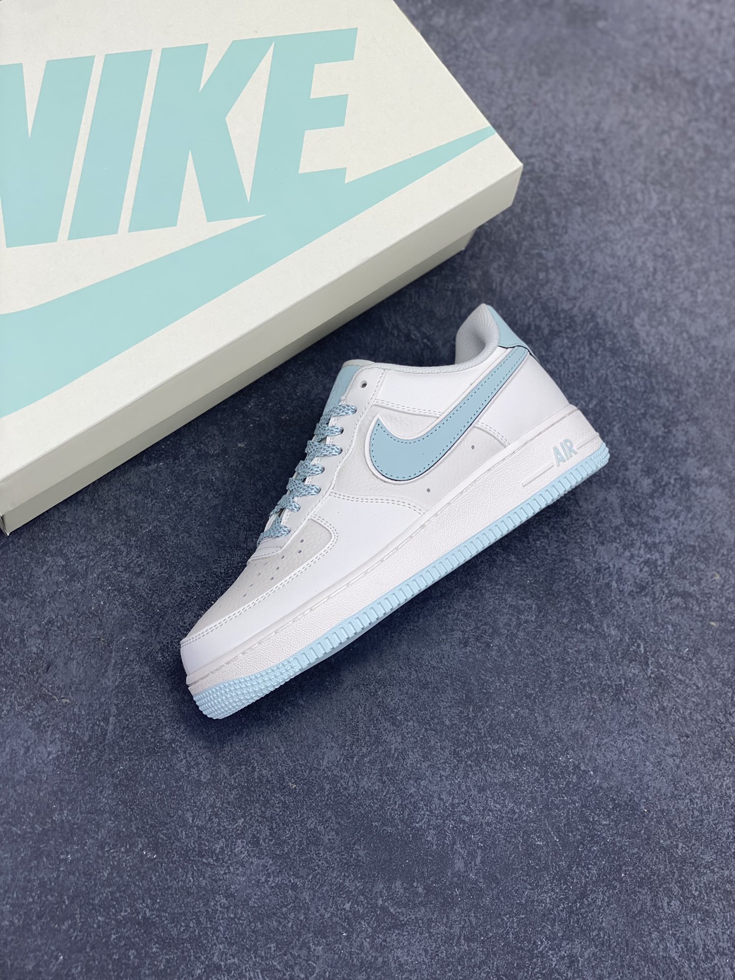 图片[7]-Nike Air Force 1 Low \’07 米冰蓝 满天星低帮空军一号休闲板鞋 客供高亮3m反光 定制头成皮料 定制鞋盒 原楦原纸板 纯正版型 内置全掌气垫 货号：GL6835-011 尺码：36 36.5 37.5 38 38.5 39 40 40.5 41 42 42.5 43 44 44.5 45-选品中心