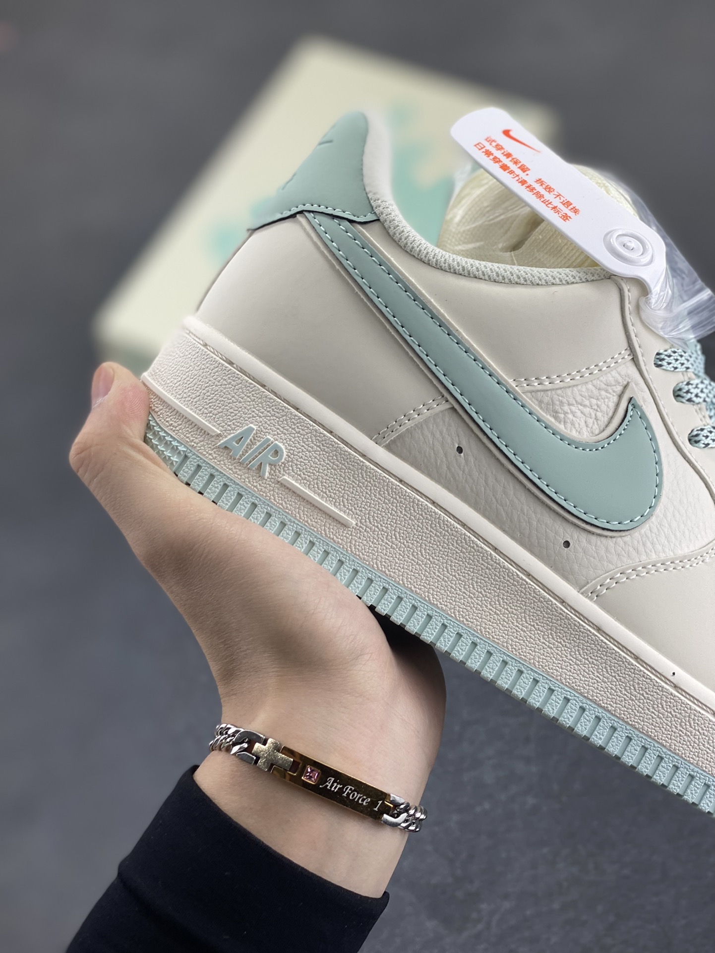 图片[6]-Nike Air Force 1 Low \’07 米冰蓝 满天星低帮空军一号休闲板鞋 客供高亮3m反光 定制头成皮料 定制鞋盒 原楦原纸板 纯正版型 内置全掌气垫 货号：GL6835-011 尺码：36 36.5 37.5 38 38.5 39 40 40.5 41 42 42.5 43 44 44.5 45-选品中心