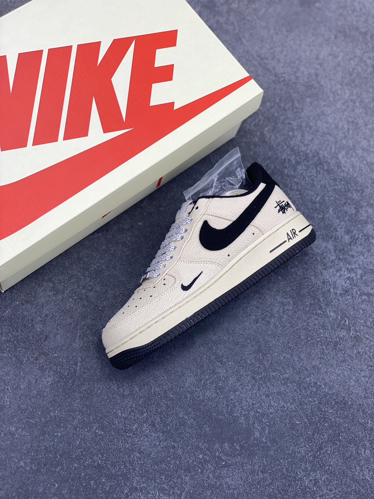 图片[7]-NIke Air Force 1 \’07 Low “斯图西联名——棉麻”空军一号 低帮 运动鞋 休闲鞋 折边针车 工艺难度大 原楦头原纸板 原装鞋盒 定制五金配件 内置全掌气垫 原厂鞋底 货号：XX3168-153 尺码：36 36.5 37.5 38 38.5 39 40 40.5 41 42 42.5 43 44 44.5 45-选品中心