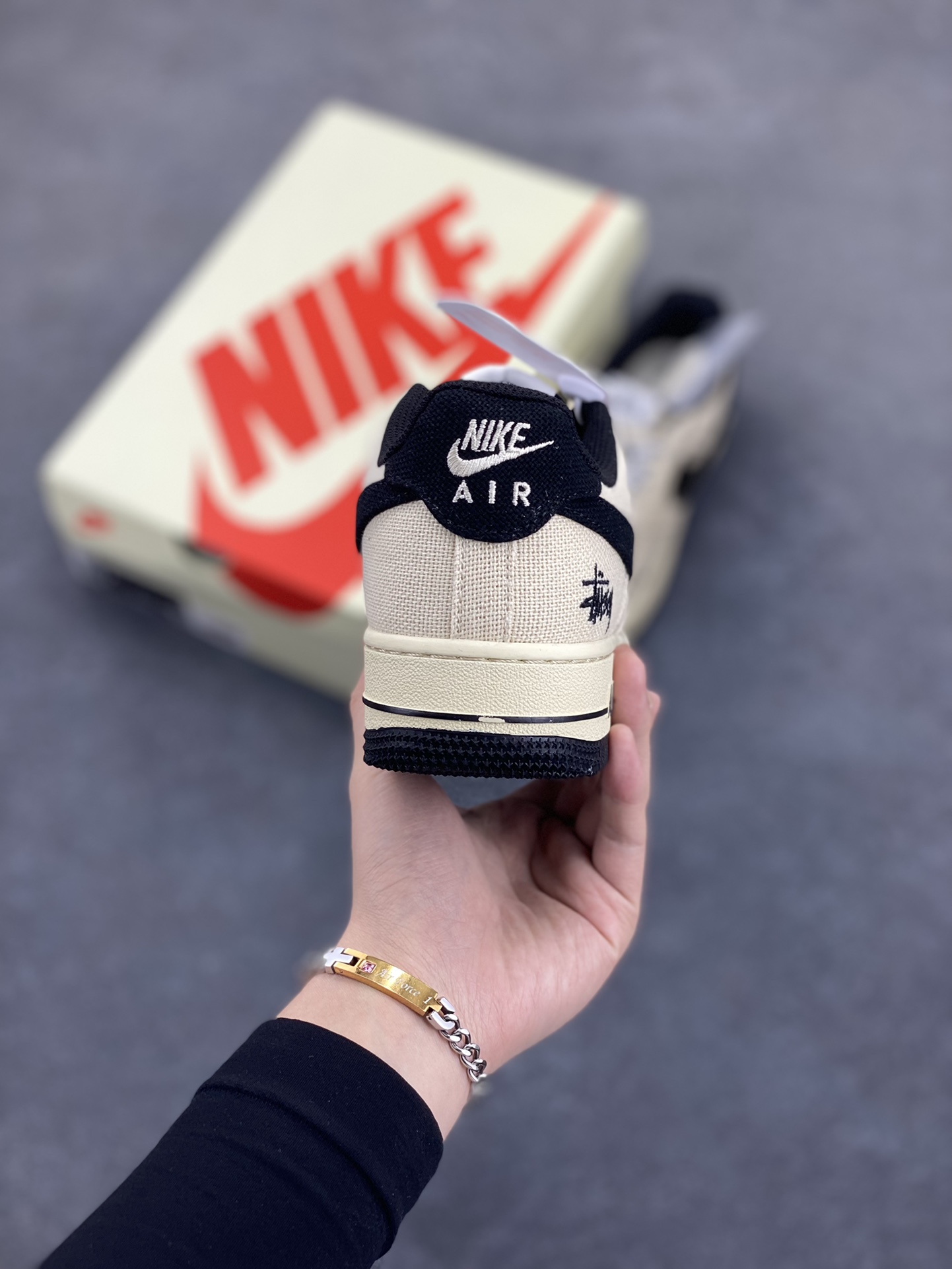 图片[4]-NIke Air Force 1 \’07 Low “斯图西联名——棉麻”空军一号 低帮 运动鞋 休闲鞋 折边针车 工艺难度大 原楦头原纸板 原装鞋盒 定制五金配件 内置全掌气垫 原厂鞋底 货号：XX3168-153 尺码：36 36.5 37.5 38 38.5 39 40 40.5 41 42 42.5 43 44 44.5 45-选品中心