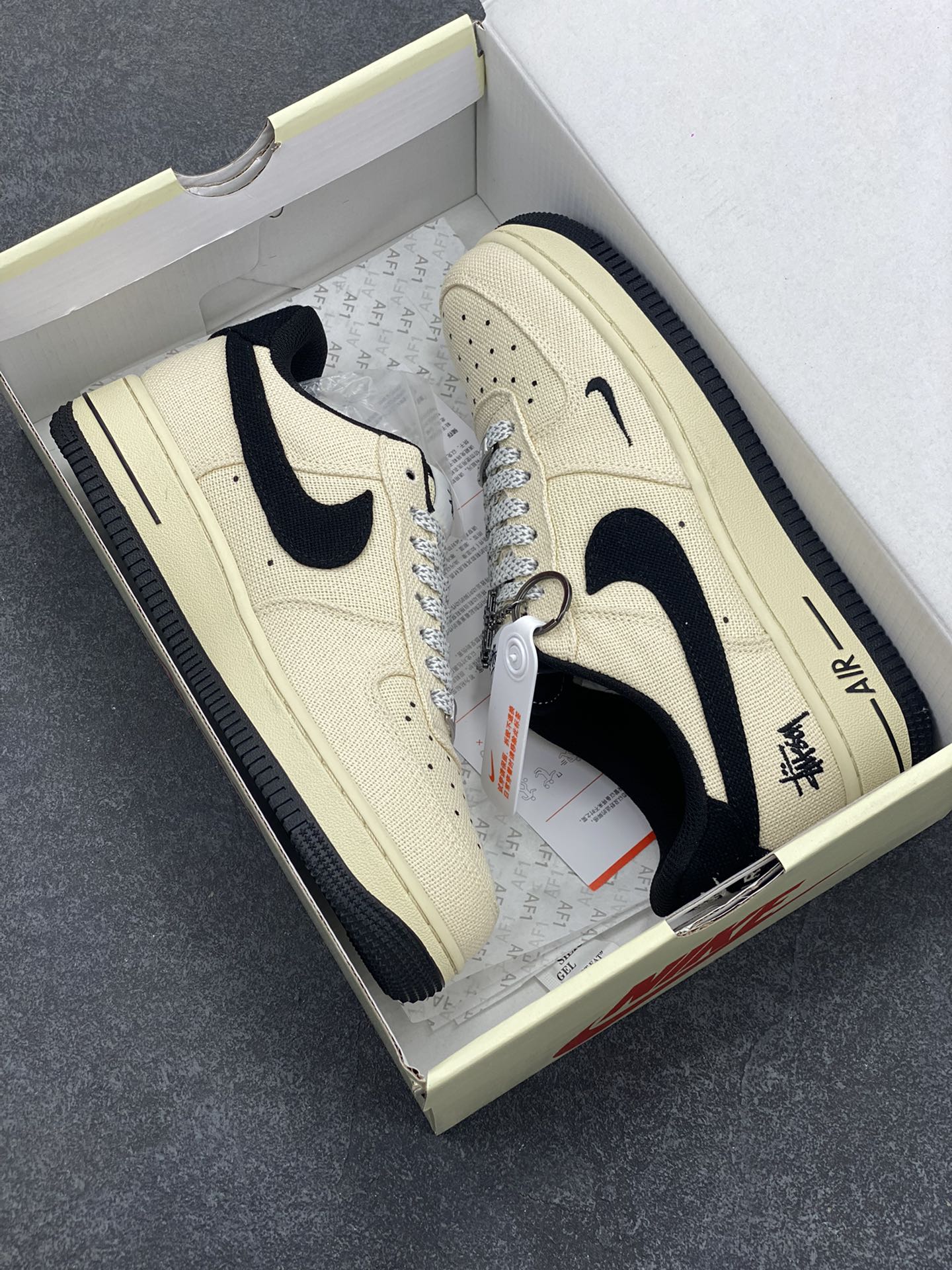 图片[9]-NIke Air Force 1 \’07 Low “斯图西联名——棉麻”空军一号 低帮 运动鞋 休闲鞋 折边针车 工艺难度大 原楦头原纸板 原装鞋盒 定制五金配件 内置全掌气垫 原厂鞋底 货号：XX3168-153 尺码：36 36.5 37.5 38 38.5 39 40 40.5 41 42 42.5 43 44 44.5 45-选品中心