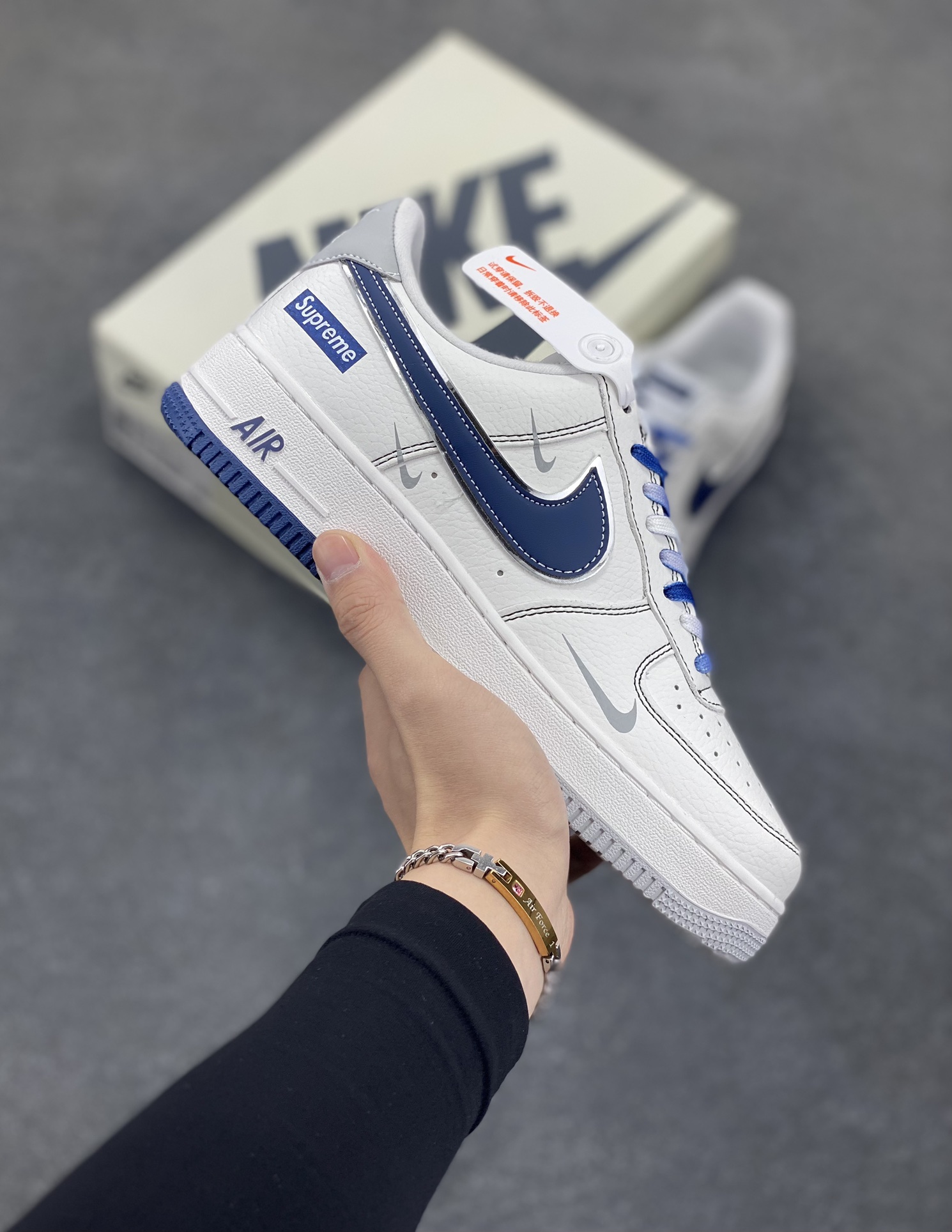 NIke Air Force 1 \'07 Low “Supreme联名”空军一号 低帮 运动鞋 休闲鞋 折边针车 工艺难度大 原楦头原纸板 原装鞋盒 定制五金配件 内置全掌气垫 原厂鞋底 货号：DQ6628-157 尺码：36 36.5 37.5 38 38.5 39 40 40.5 41 42 42.5 43 44 44.5 45-选品中心