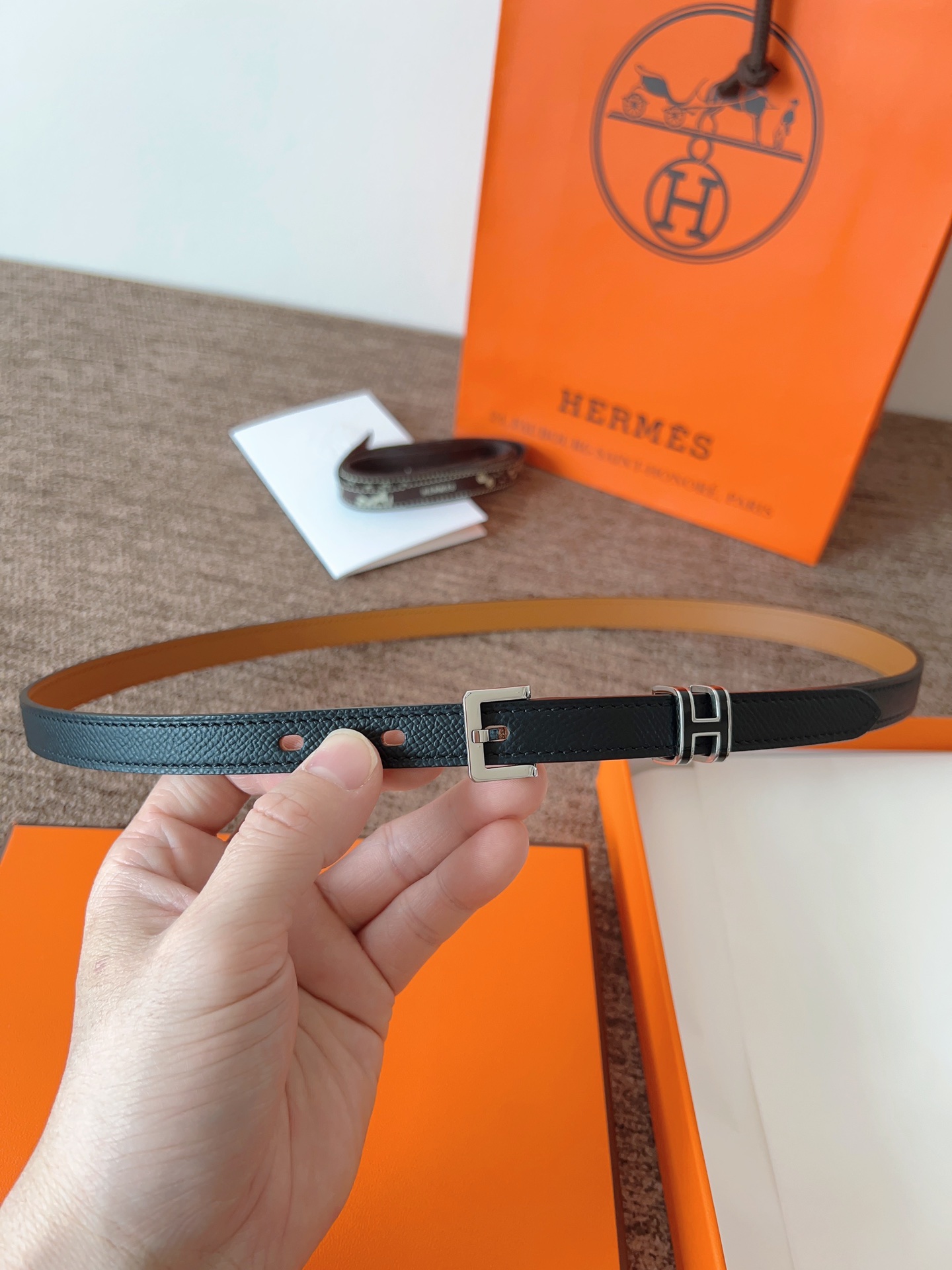Hermès Women's Pop H Belt 15mm - Classic Style, Timeless Fashion Statement 1 i1745852531 1426 0