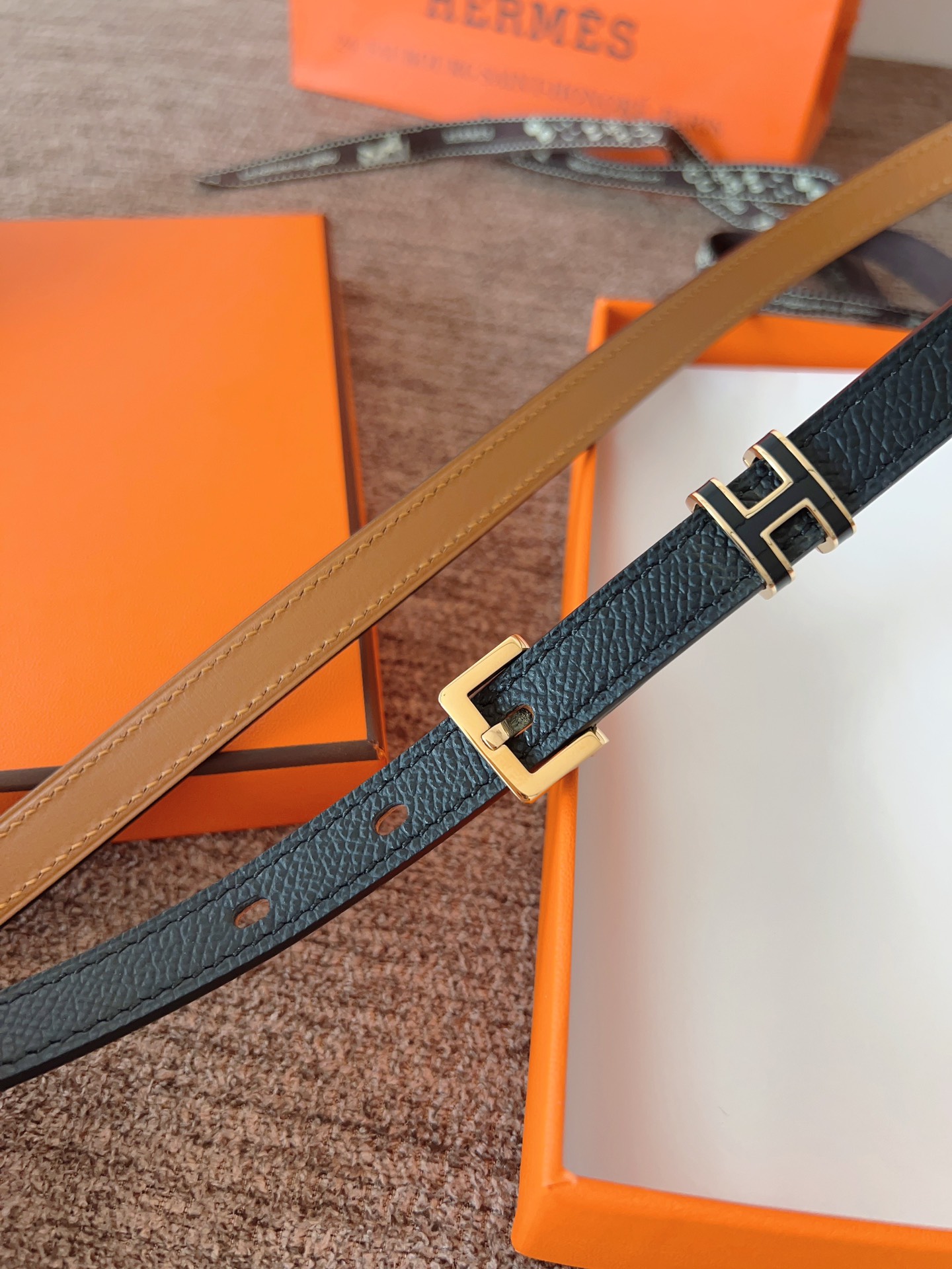 Hermès Pop H Belt: 15mm Leather Belt with Iconic H Buckle, Black/Gold 3 i1745852581 1507 1