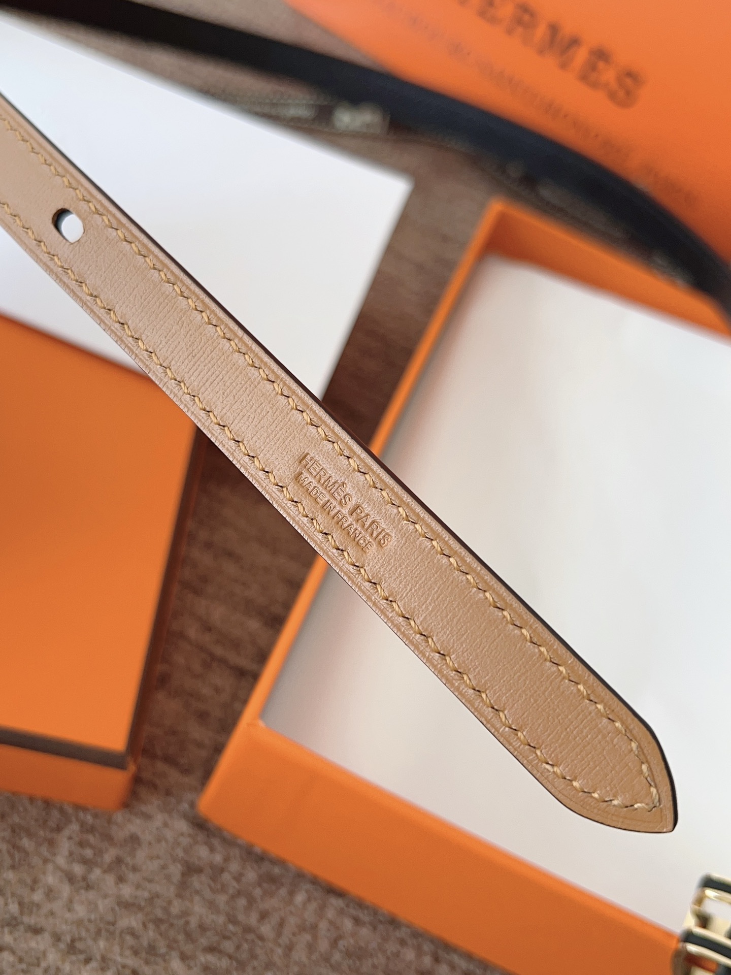 Hermès Pop H Belt: 15mm Leather Belt with Iconic H Buckle, Black/Gold 6 i1745852581 6696 4