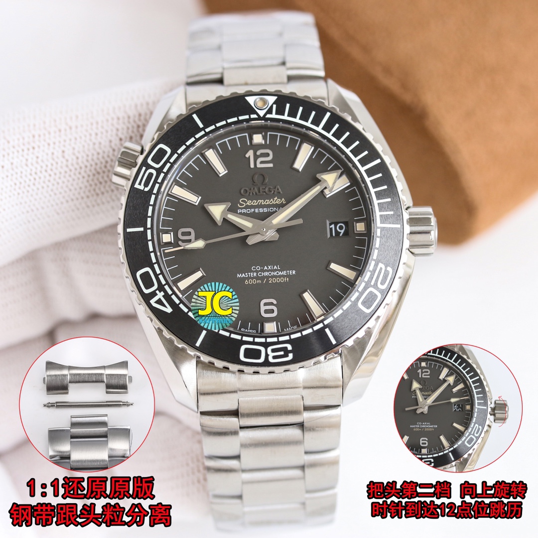 NO:149267,TVS Omega Ocean Universe Diving Watch Exclusive and Only Cal. Movement, which realizes fast-adjustment and hour-adjustment calendar, double-T shock absorber black balance wheel. Perfect size ~ 43.5mm. Made of brushed stainless steel material, green ceramic ring is also brushed with Liquidmetal diving scale. The steel belt is calm and atmospheric, separate non-integrated steel belt, and is matched with an integrated green rubber strap. The dial is made of brushed stainless steel material, and is printed with green and black text. The hands and hour markers are made of PVD and brushed stainless steel material. The white Super-LumiNova luminous coating ensures that the watch is read clearly in a dark environment. The back of the watch is made of NAIAD LOCK technology, and the sapphire glass is decorated with seahorse patterns made of metal.,,,omega19860909TVS欧米茄·海洋宇宙米潜水表 独家唯一对版 Cal.机芯,实现快调时针调日历, 双T避震器黑摆轮.完美尺寸～43.5mm 采用经过拉丝处理的精钢材质打造,绿色陶瓷圈亦经过拉丝处理,其上饰有Liquidmetal潜水刻度.钢带沉稳大气,分离装非一体钢带,搭配一体式绿色橡胶表带 表盘采用经过拉丝处理的精钢材质,并印有绿色和黑色文字,指针和时标采用经过PVD和拉丝处理的精钢材质制成,而白色Super-LumiNova夜光涂层确保腕表在黑暗的环境下清晰读时,表背采用NAIAD LOCK技术打造,蓝宝石玻璃上饰有金属制成的海马图案.,,omega,Watch