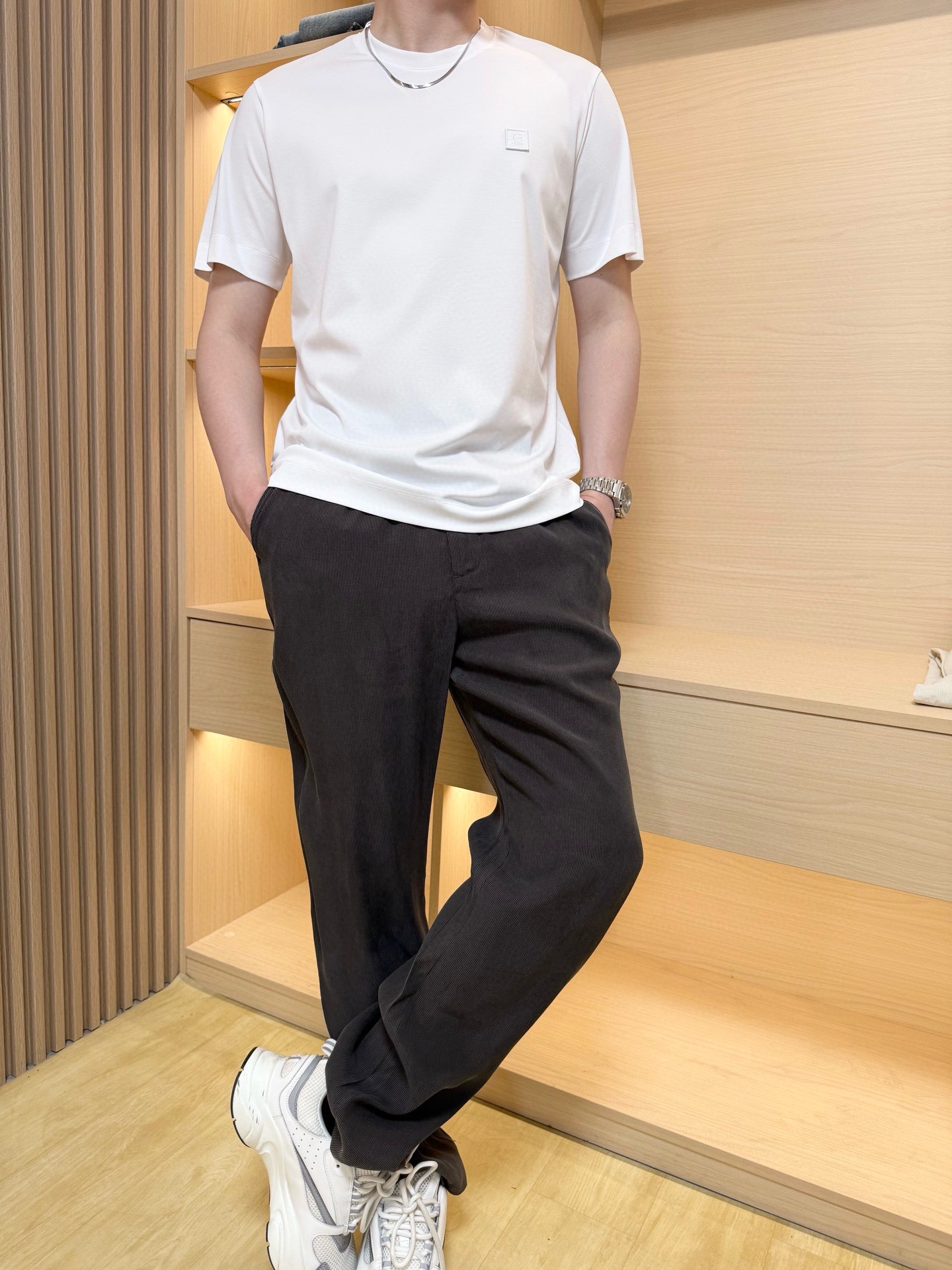 NO:153592,Guqi-2025 counter latest hot T-shirt shipment, hot-selling items in European and American counters!  Selected imported mercerated cotton fabrics from Italy with fashionable designs, exquisite brand logo on the chest to show the charm You are definitely worthy of having. Number 48-56 (model 180/140 wears 50, with Hong Kong Lane Crawford gift box packaging), tees, t-shirt, alexander wang19860909古琦-2025专柜最新爆款T恤出货 欧美专柜热销单品！精选意大利进口丝光棉面料搭配时尚的设计,胸前精致的品牌标志彰显韵味 您绝对值得拥有.码数48-56（模特180/140穿50,配香港连卡佛礼盒包装）,,tees，t-shirt,alexander wang,Men's clothing