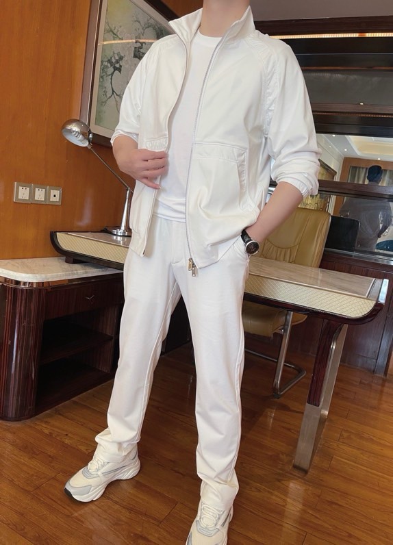 NO:151271,Jenia - the latest counter set is shipped, and European and American counters are on sale simultaneously!  Selected Italian imported Tianshi cotton fabric with simple and elegant design, and the same color webbing on the chest and shoulders show the charm. You are definitely worthy of it. Size 48-56 (model 173/130 wears 48 sizes, with Hong Kong Lane Crawford gift box packaging), zegna, alexander wang19860909杰尼亚-专柜最新款套装出货 欧美专柜同步发售！精选意大利进口天丝棉面料搭配简约大方的设计,胸前肩膀处同色织带彰显韵味 您绝对值得拥有.尺码48-56（模特173/130穿48码,配香港连卡佛礼盒包装）,,zegna,alexander wang,Men's clothing