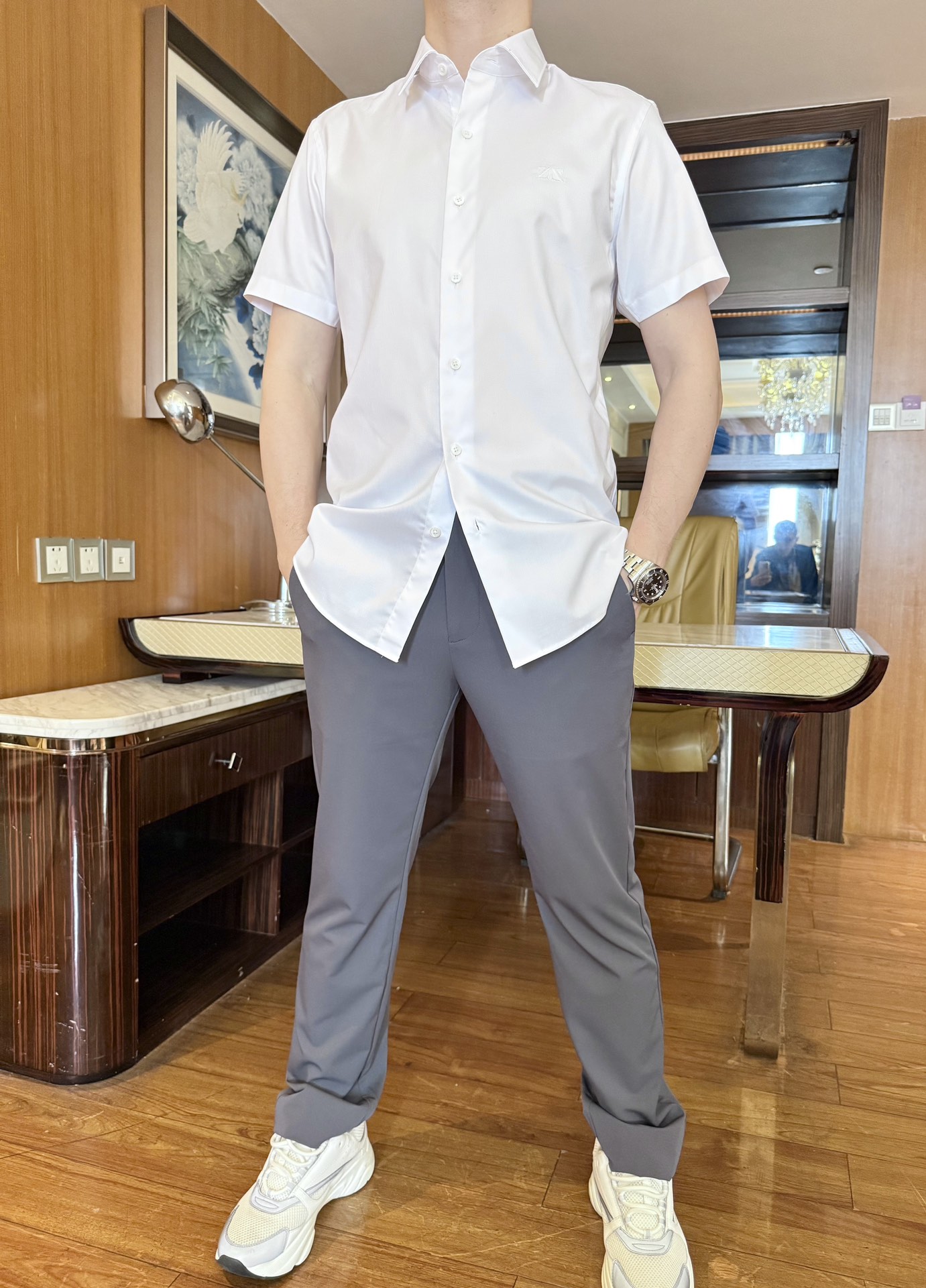 NO:151291,Jenia-2025 counter latest hot shirts are shipped, and European and American counters are on sale simultaneously!  Selected Italian custom-made cotton fabrics with simple and elegant designs, the brand embroidery on the chest shows elegance, business and leisure are very good. Number of codes 38-42 (model 173/130 wears 38, with Hong Kong Lane Crawford gift box packaging), zegna, alexander wang19860909杰尼亚-2025专柜最新爆款衬衣出货 欧美专柜同步发售！精选意大利定制精棉面料搭配简约大方的设计,胸前的品牌英文刺绣彰显雅致 商务休闲都非常不错.码数38-42（模特173/130穿38,配香港连卡佛礼盒包装）,,zegna,alexander wang,Men's clothing