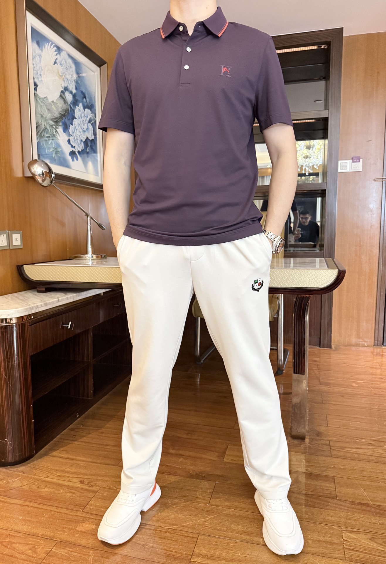 NO:151315,Hermes - the latest hot Polo in 2025 is shipped, and it is a hot item in Europe and the United States!  Selected Italian imported fine cotton fabrics with simple and elegant designs, the brand logo on the chest is quite elegant, and there is no need to say much about the effect of the upper body. The number of codes is 48-56 (model 173/130 wears 48, with Hong Kong Lane Crawford gift box packaging), hermes, alexander wang19860909爱马仕-2025最新爆款Polo出货 欧美热销单品！精选意大利进口精棉面料搭配简约大方的设计,胸口的品牌标志相当彰显雅致 上身效果不用多说.码数48-56（模特173/130穿48、配香港连卡佛礼盒包装）,,hermes,alexander wang,Men's clothing