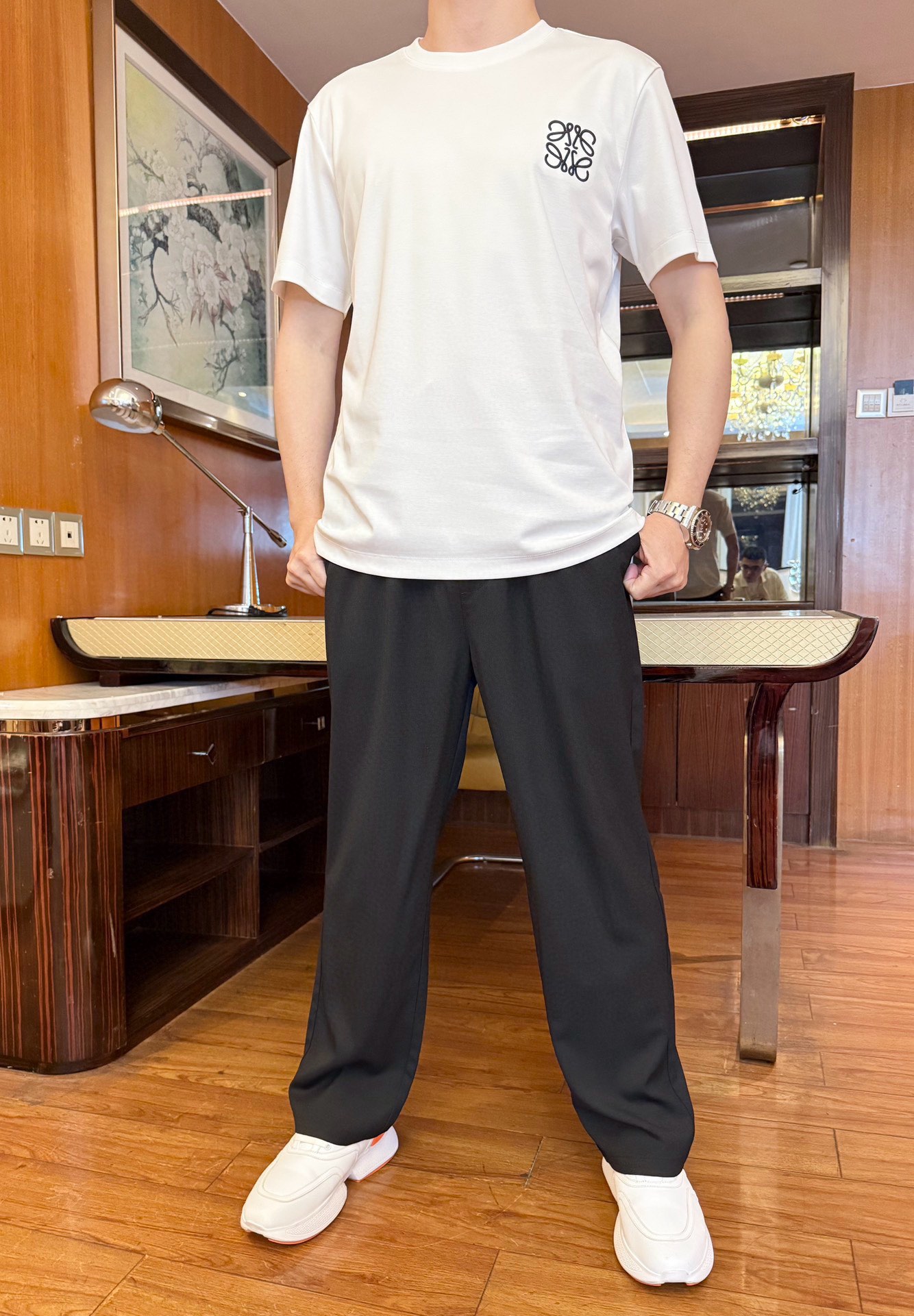 NO:151282,Luo Yiwei - The latest hot-selling Polo in 2025 counters is shipped, and the hot-selling items in European and American counters!  Selected Italian imported mercerized cotton fabrics with the latest design, the exquisite logo on the chest shows elegance, and the upper body effect needs no more. Size: 48-56 (model 176/130 catties wear 48, with Hong Kong Lane Crawford gift box packaging), loewe, alexander wang19860909罗意威-2025专柜最新爆款Polo出货 欧美专柜热销单品！精选意大利进口丝光棉面料搭配最新的设计,胸前的精致logo彰显雅致 上身效果不用多说.尺码:48-56（模特176/130斤穿48,配香港连卡佛礼盒包装）,,loewe,alexander wang,Men's clothing