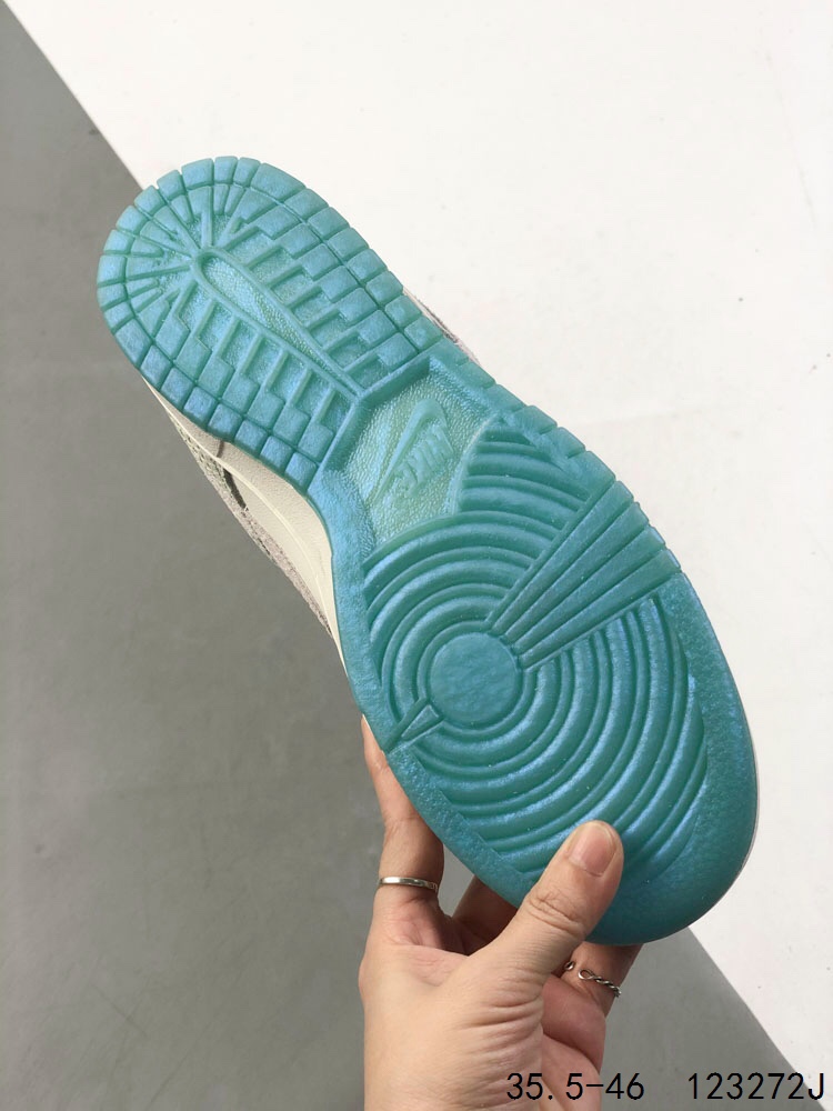 Nike SB Dunk Low Retro Skateboarding Shoes - Comfortable Zoom Air Cushioning 9 i1745862488 2278 7