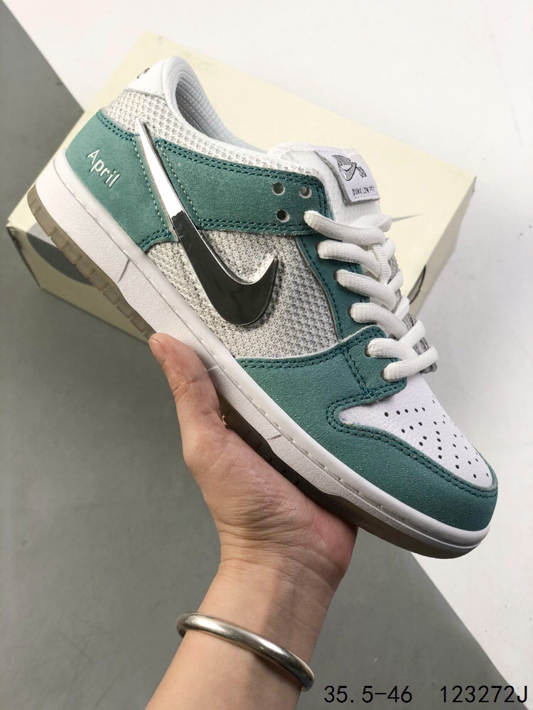 Nike SB Dunk Low Retro Skateboarding Shoes - Comfortable Zoom Air Cushioning 3 i1745862488 6079 1