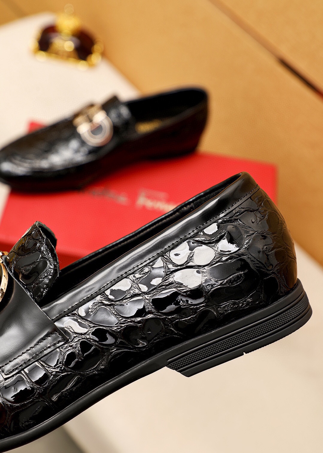 Ferragamo Men's Leather Loafers with Embossed Design and Metal Buckle 8 i1745888924 2536 6