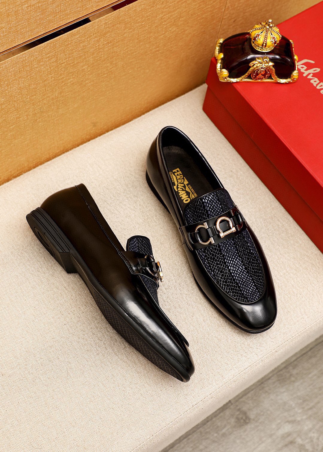 Salvatore Ferragamo Men's Leather Loafers with Embossed Detail and Metal Buckle 3 i1745888979 1920 1