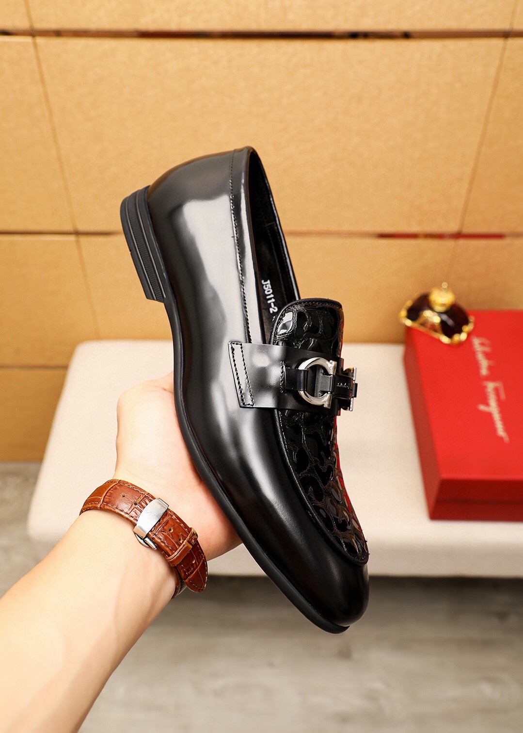Salvatore Ferragamo Men's Black Leather Embossed Loafers Dress Shoes 5 i1745889121 1835 3