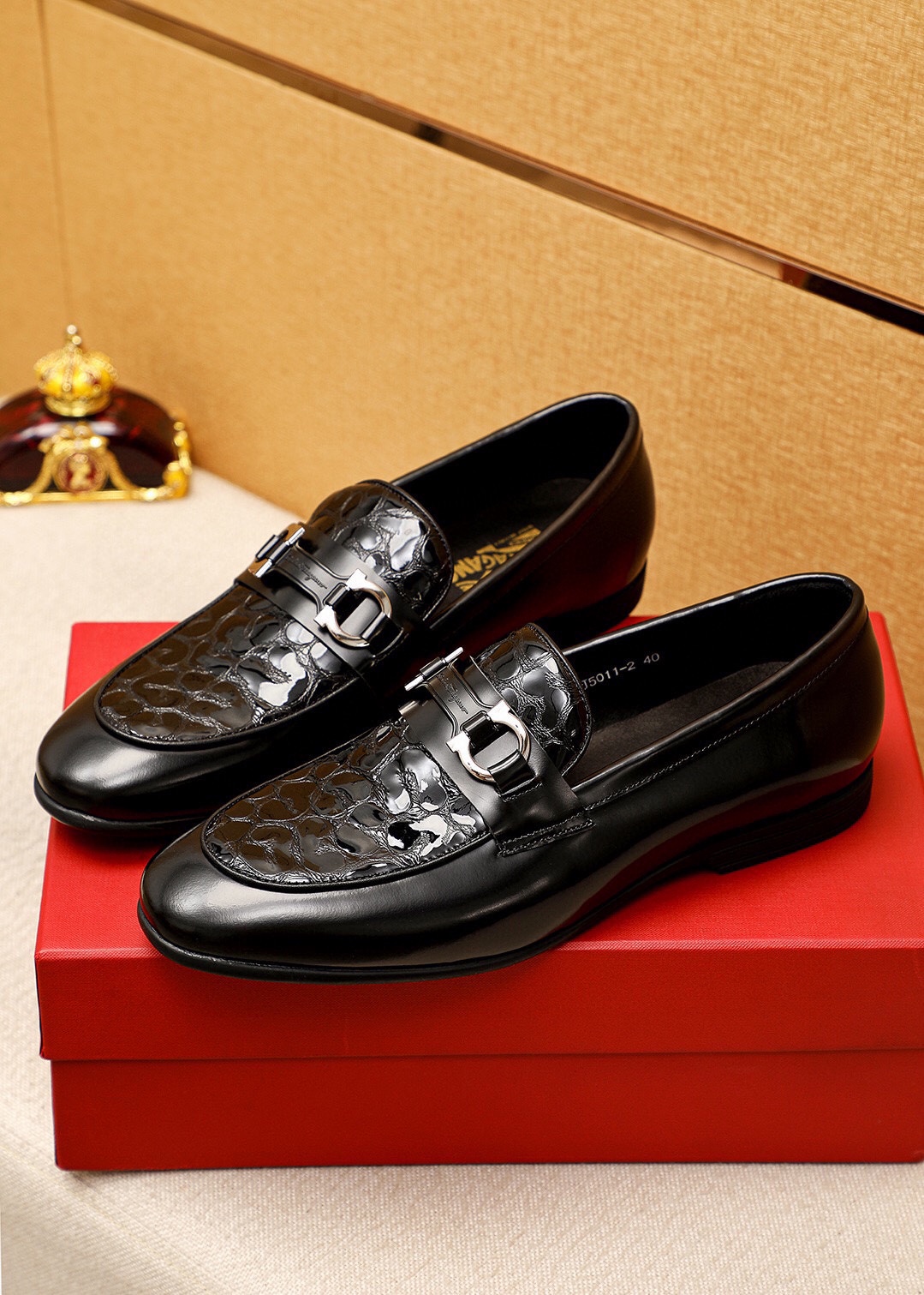 Salvatore Ferragamo Men's Black Leather Embossed Loafers Dress Shoes 4 i1745889121 8870 2