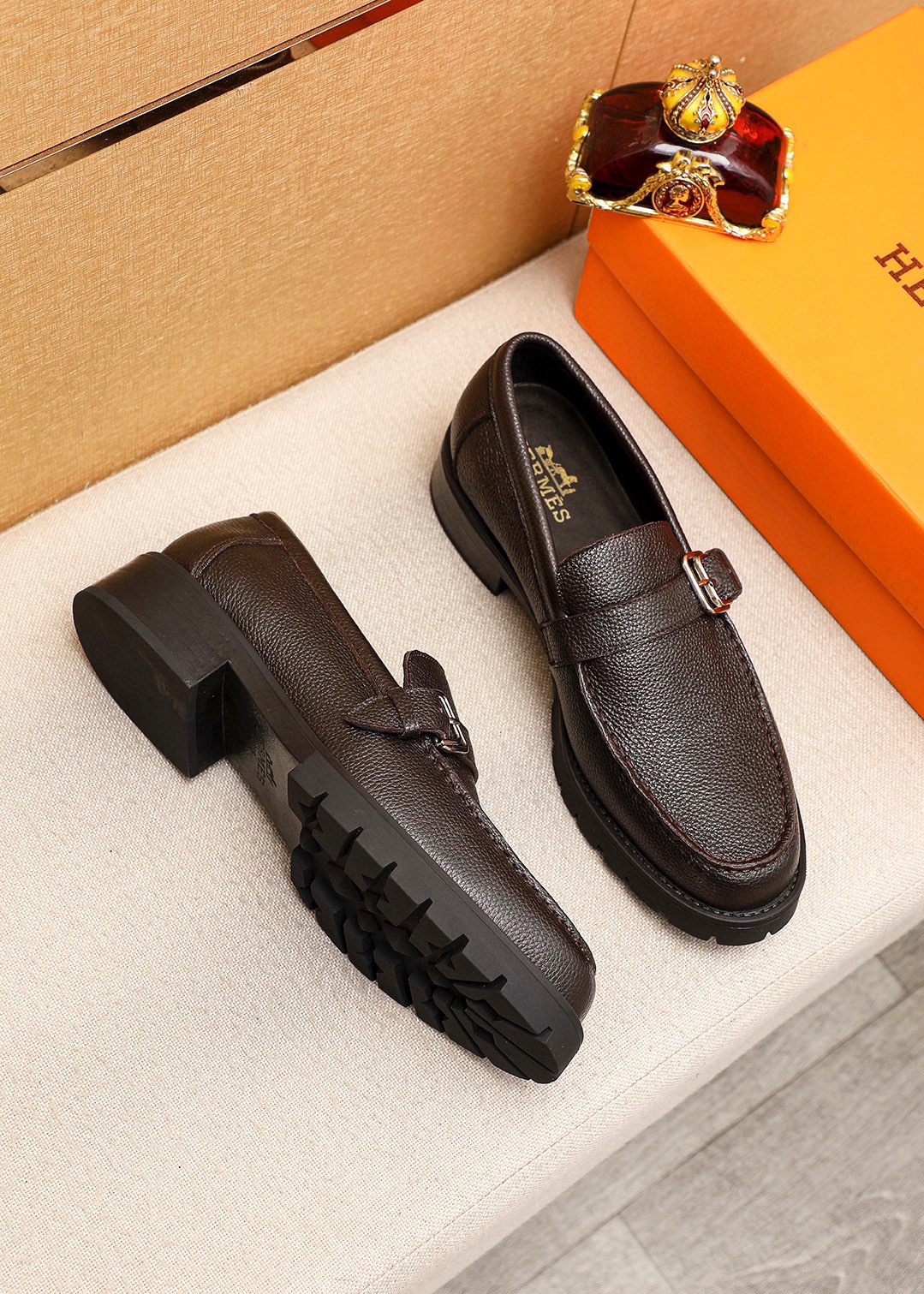 Hermes Leather Loafers with Buckle Detail - Premium Quality & Comfort 4 i1745889498 2305 2