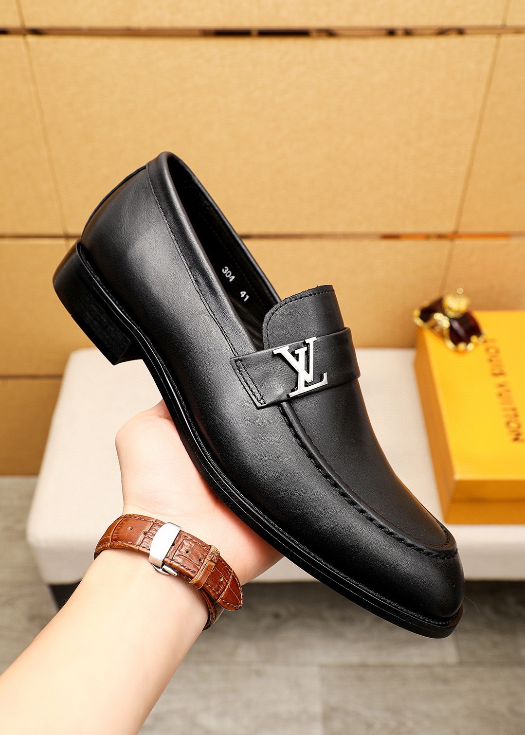 Louis Vuitton Leather Loafers, Classic Style, Comfortable Fit, Sizes 38-44 7 i1745890333 1447 5