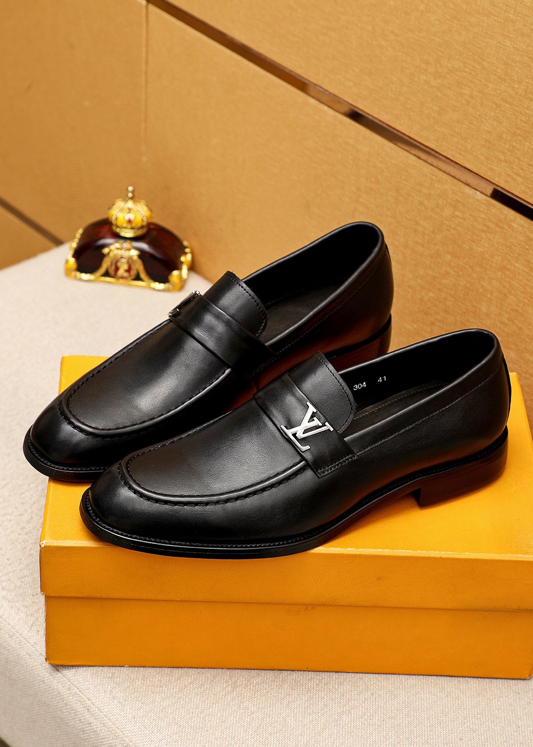 Louis Vuitton Leather Loafers, Classic Style, Comfortable Fit, Sizes 38-44 3 i1745890333 3289 1