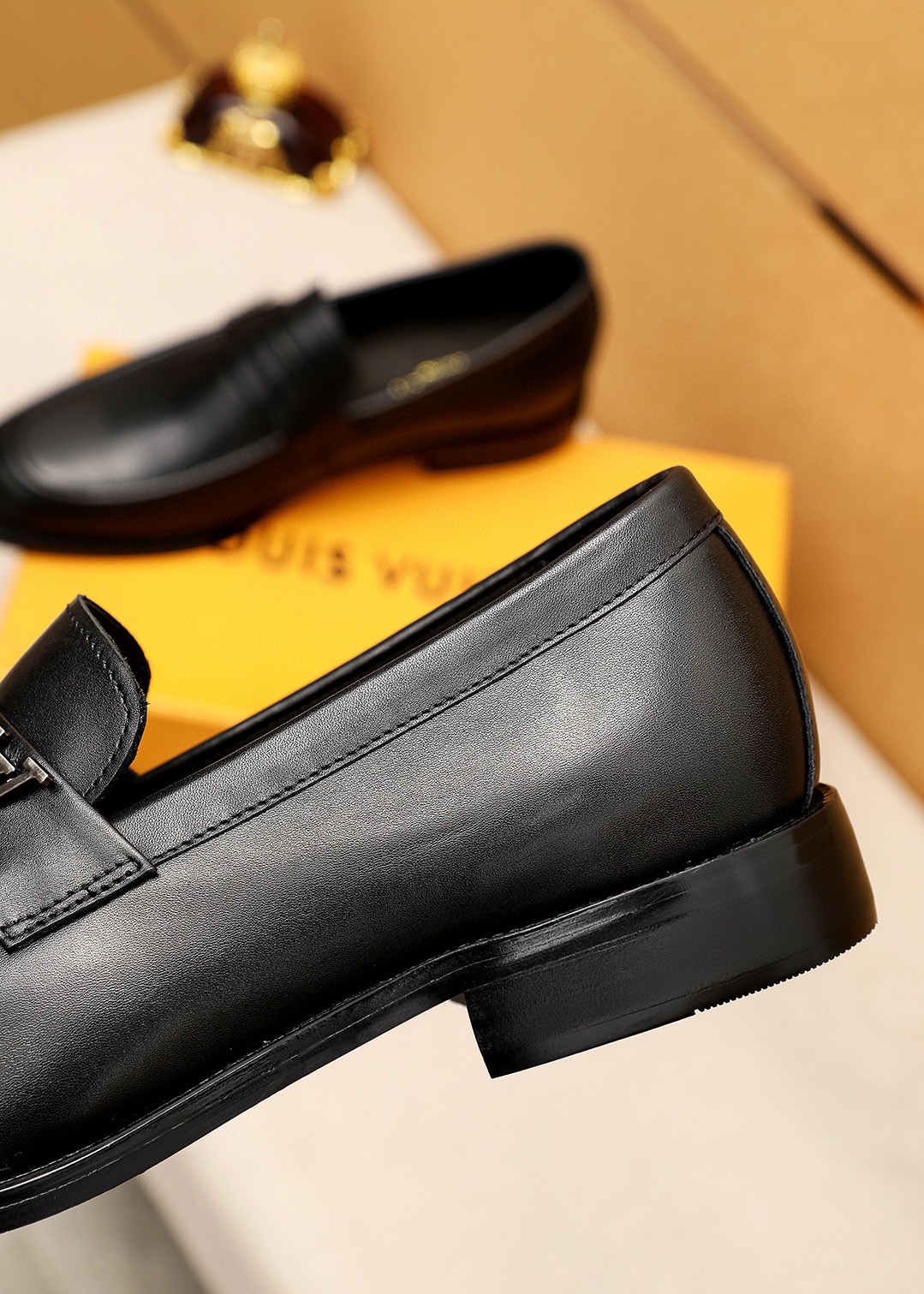 Louis Vuitton Leather Loafers, Classic Style, Comfortable Fit, Sizes 38-44 8 i1745890333 4580 6