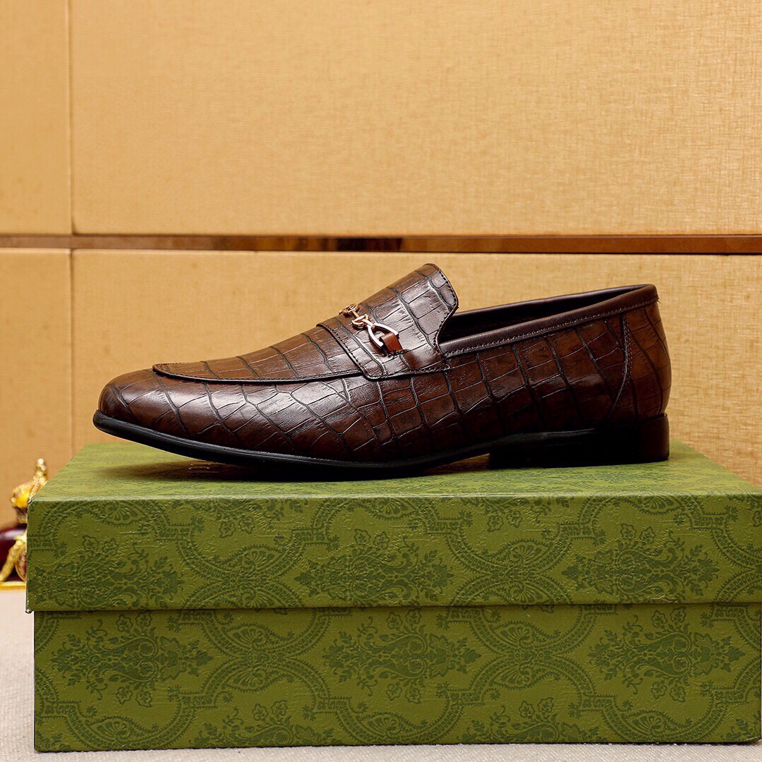 Gucci Brown Leather Loafers with Crocodile Embossed and Horsebit Detail 5 i1745890710 2514 3